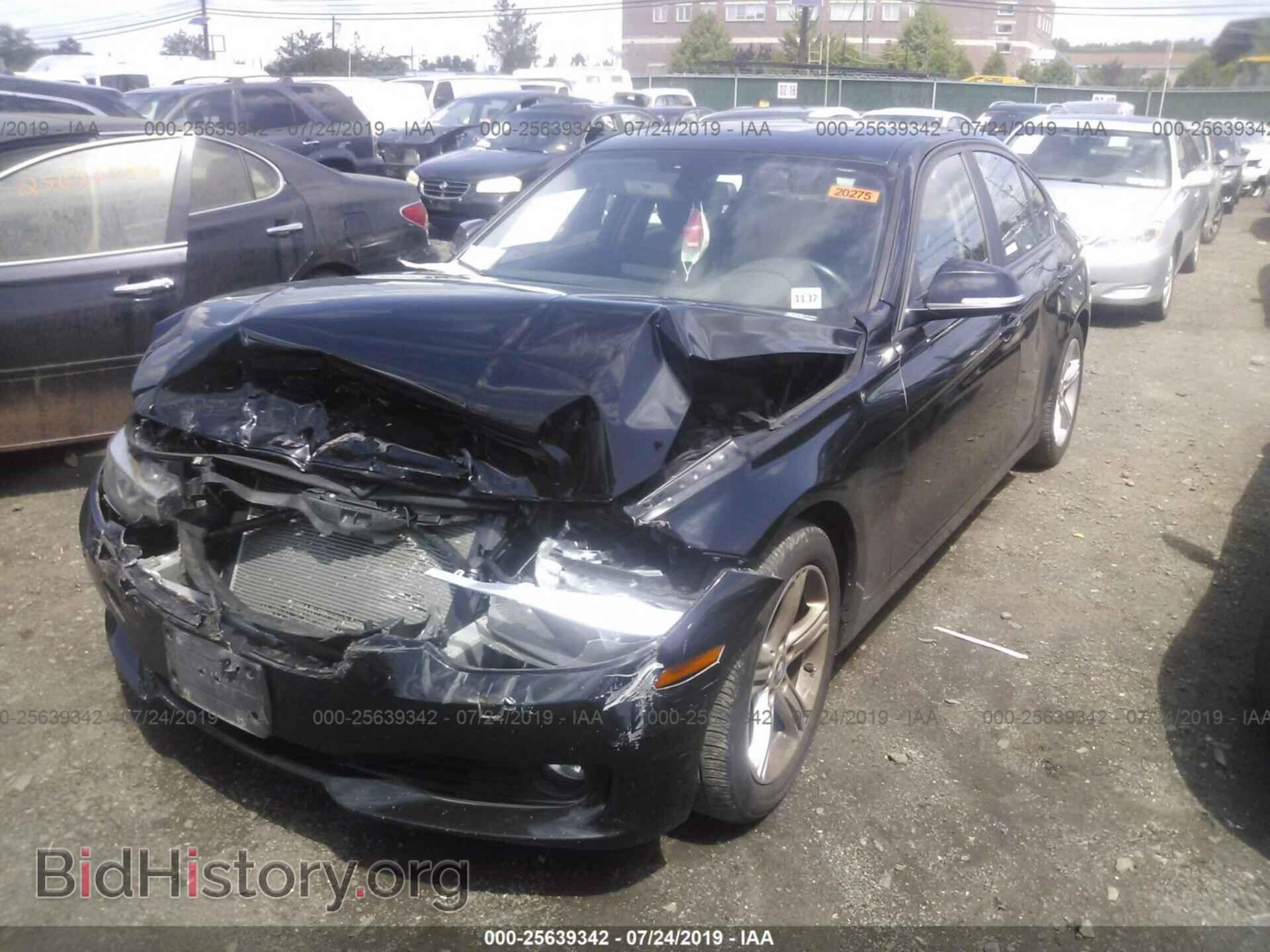 2013 BMW 328 - VIN: WBA3C1C56DF437504 - Фото 2