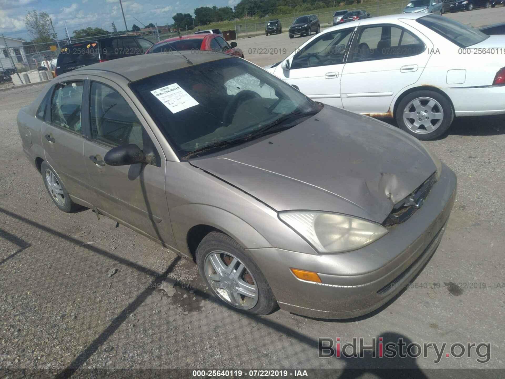 Photo 1FAFP3439YW426411 - FORD FOCUS 2000