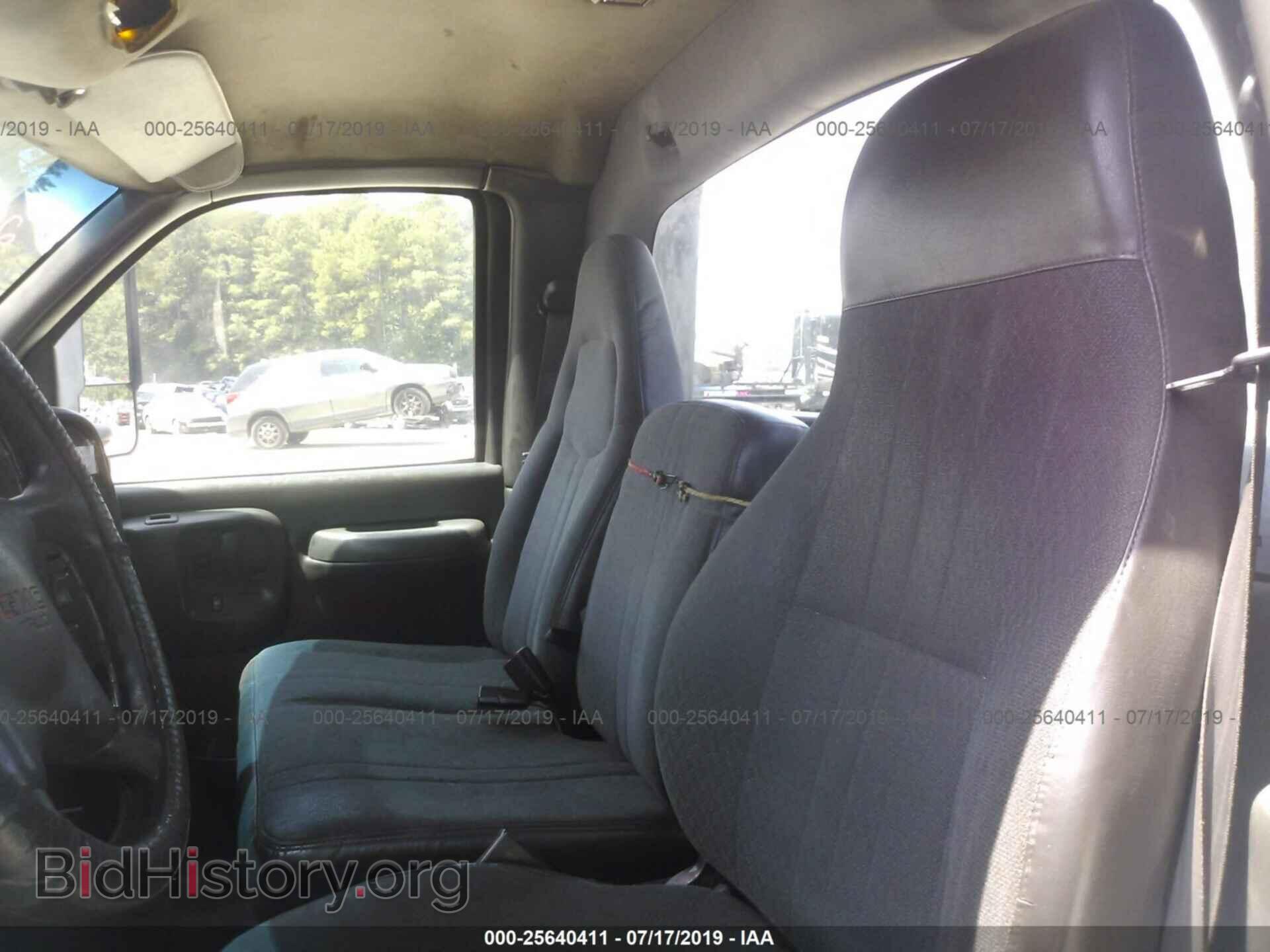 2006 GMC C5500 - VIN: 1GDE5C12X6F425610 - Photo 7