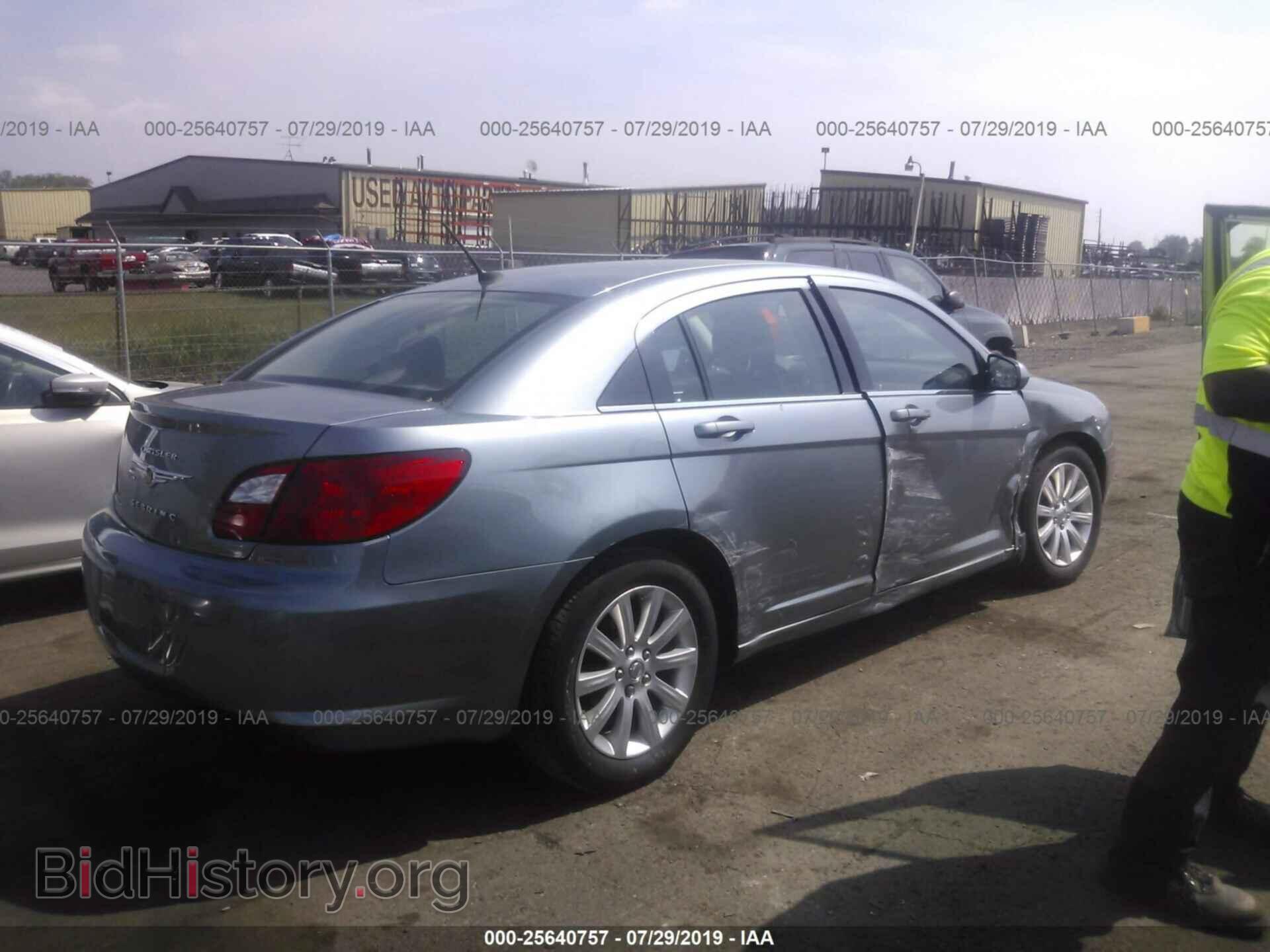 2010 CHRYSLER SEBRING - VIN: 1C3CC5FB9AN146061 - Фото 4