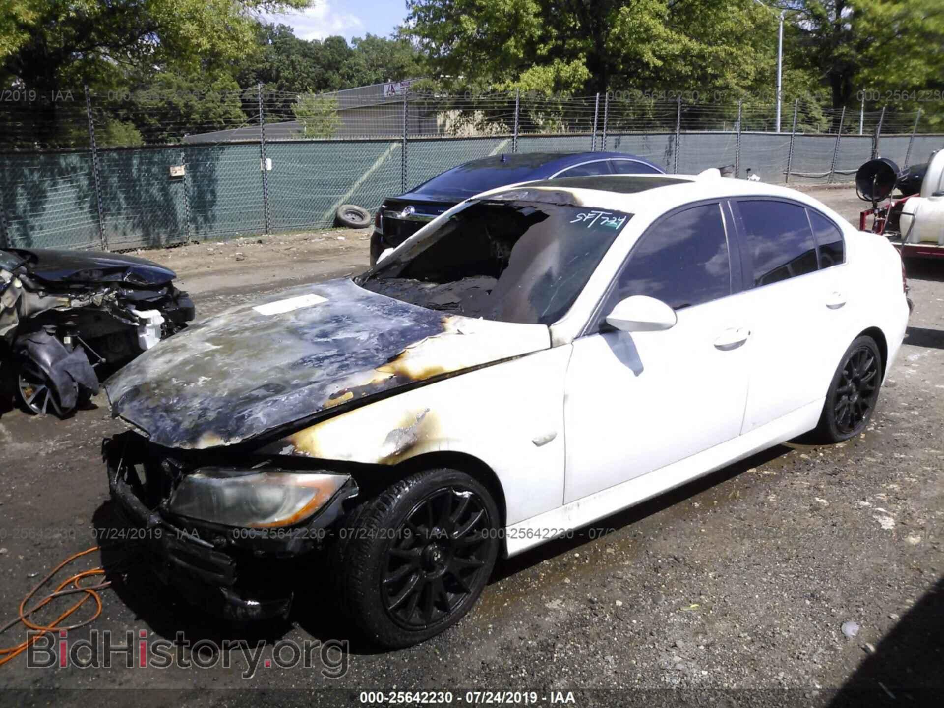 2008 BMW 335 - VIN: WBAVD53558A009777 - Фото 2