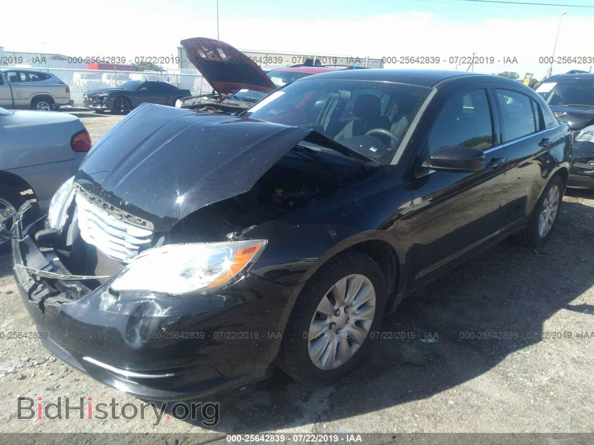 2012 CHRYSLER 200 - VIN: 1C3CCBABXCN291750 - Фото 2