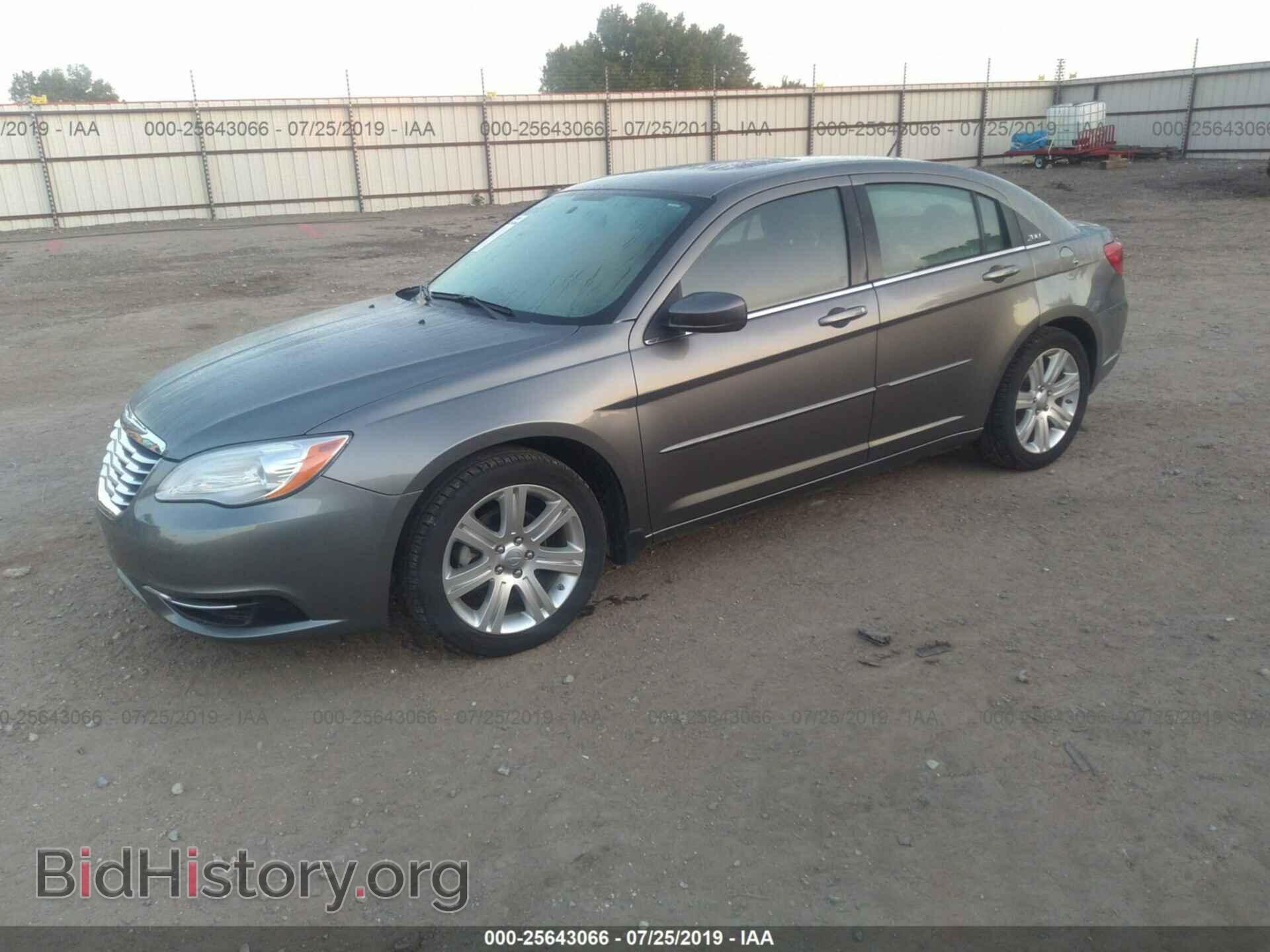 2012 CHRYSLER 200 - VIN: 1C3CCBBG4CN228556 - Фото 2