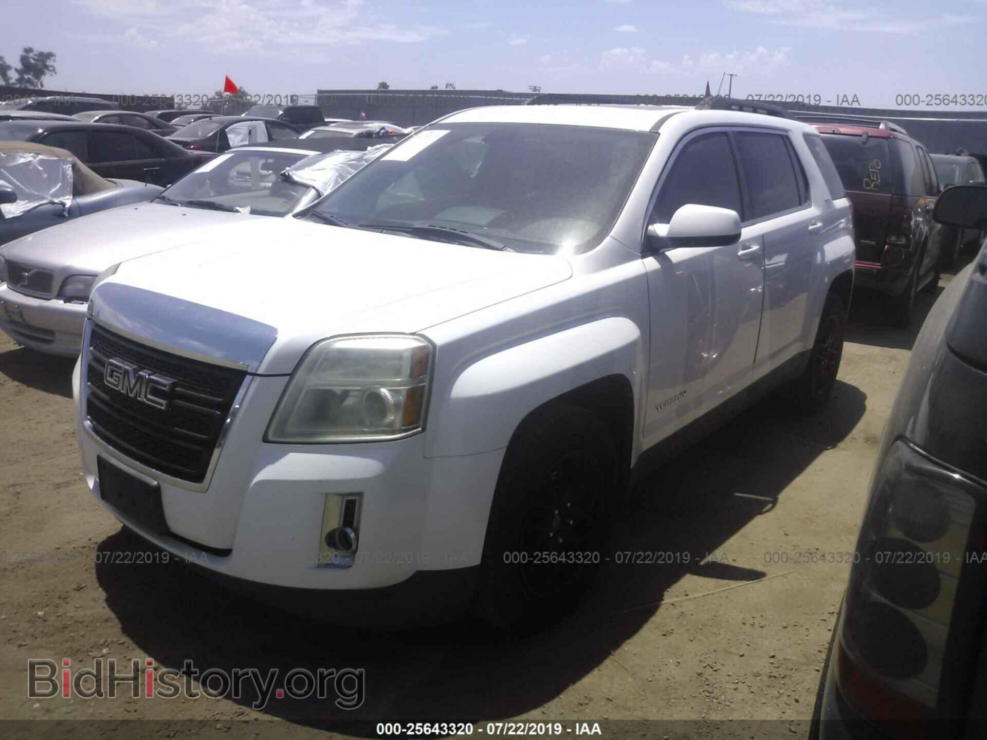 2011 GMC TERRAIN - VIN: 2CTALSEC6B6383290 - Photo 2