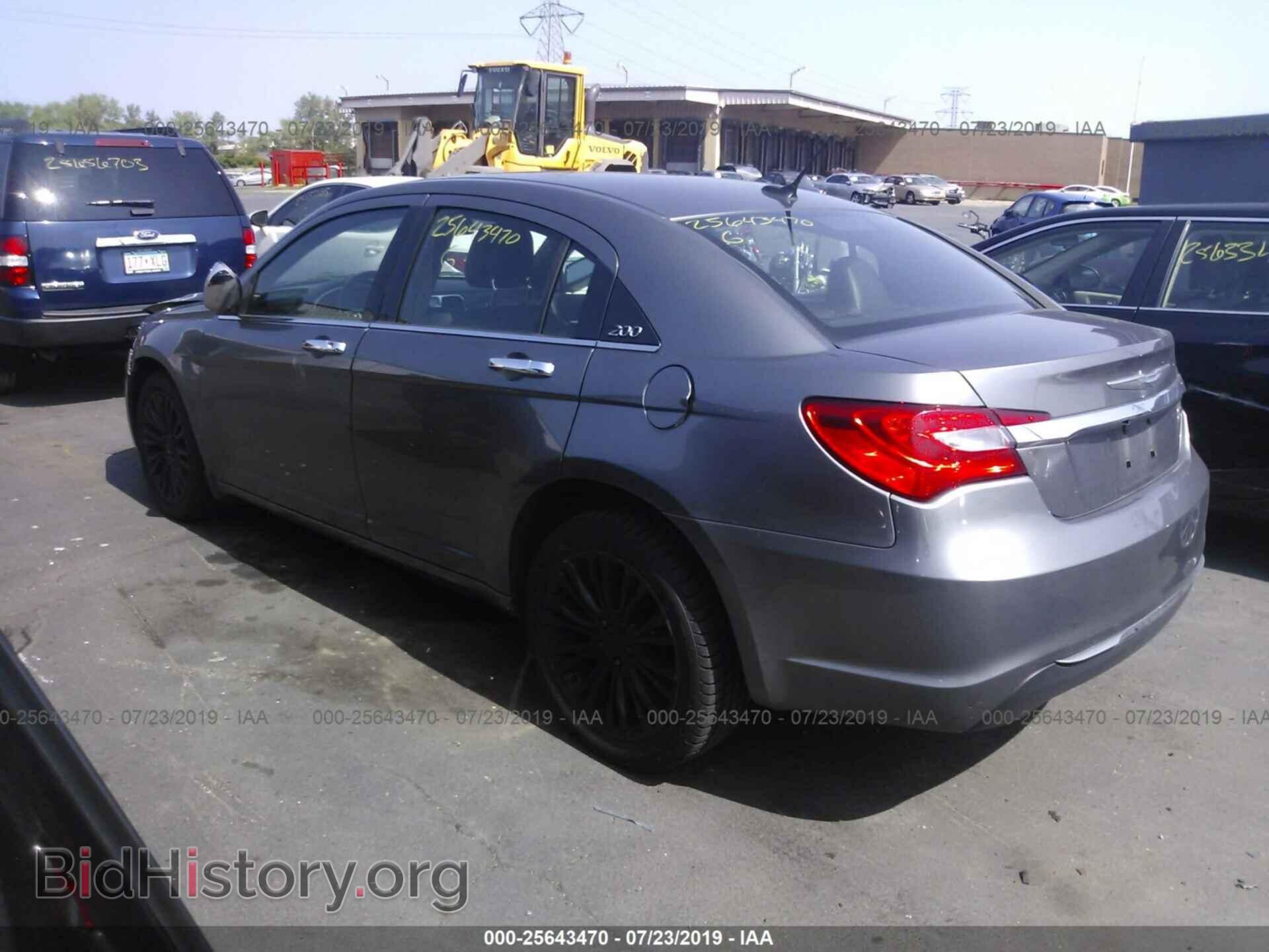 2012 CHRYSLER 200 - VIN: 1C3CCBCB1CN178881 - Фото 3