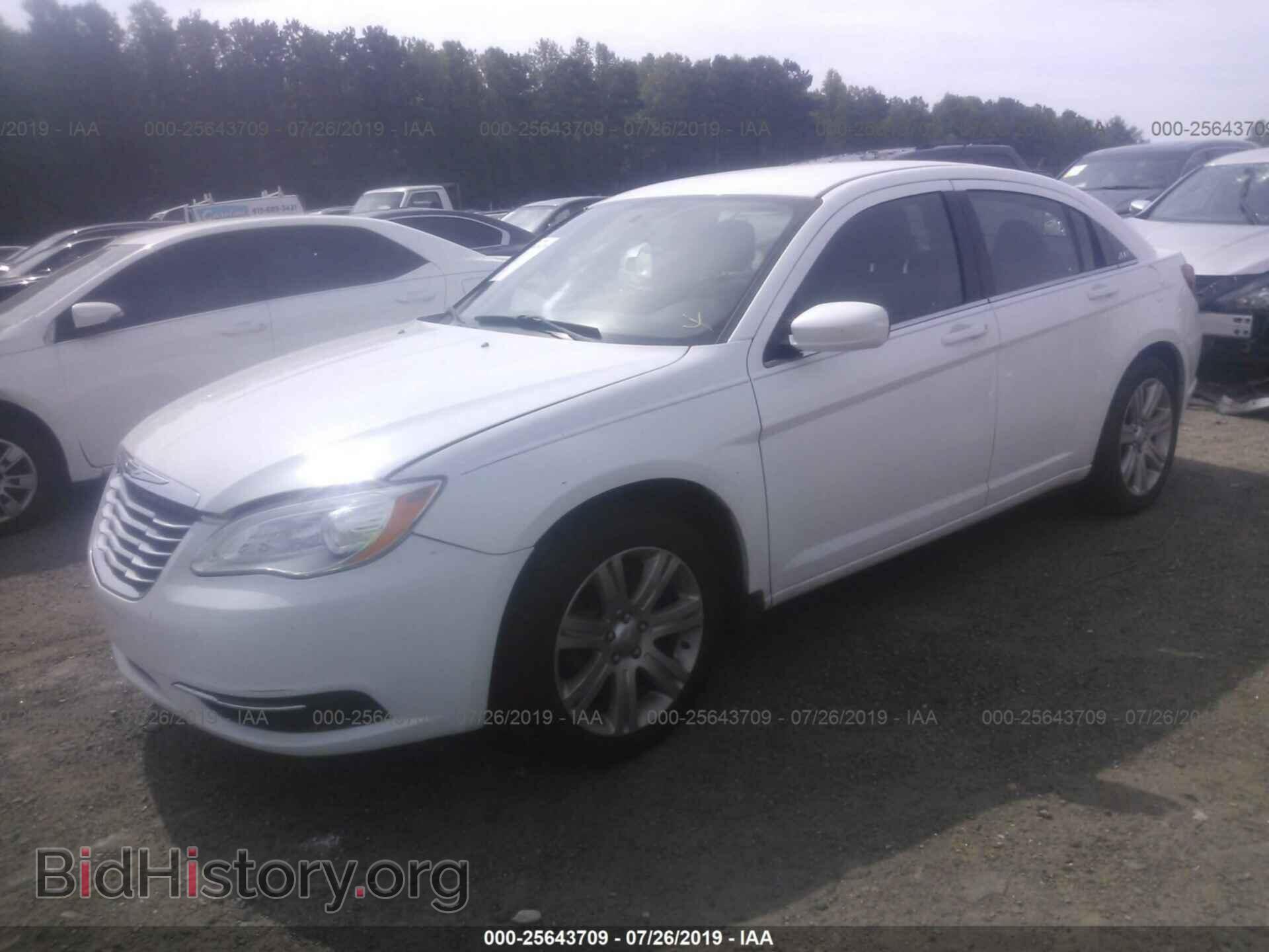 2013 CHRYSLER 200 - VIN: 1C3CCBAB5DN648205 - Photo 2