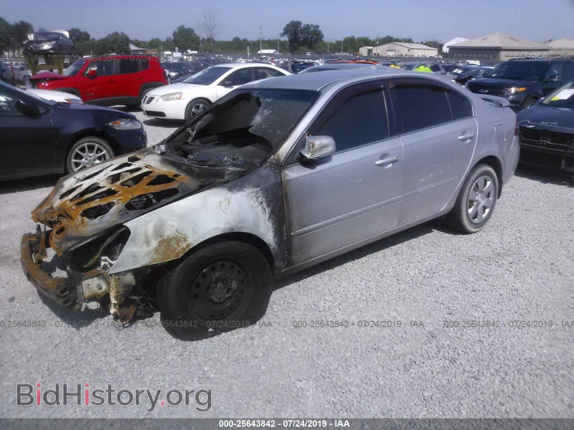 2008 KIA OPTIMA - VIN: KNAGE123X85228337 - Фото 2