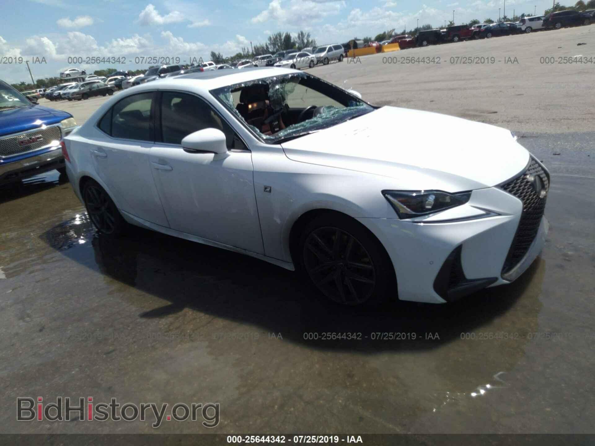 Фотография JTHBA1D29K5088946 - LEXUS IS 2019