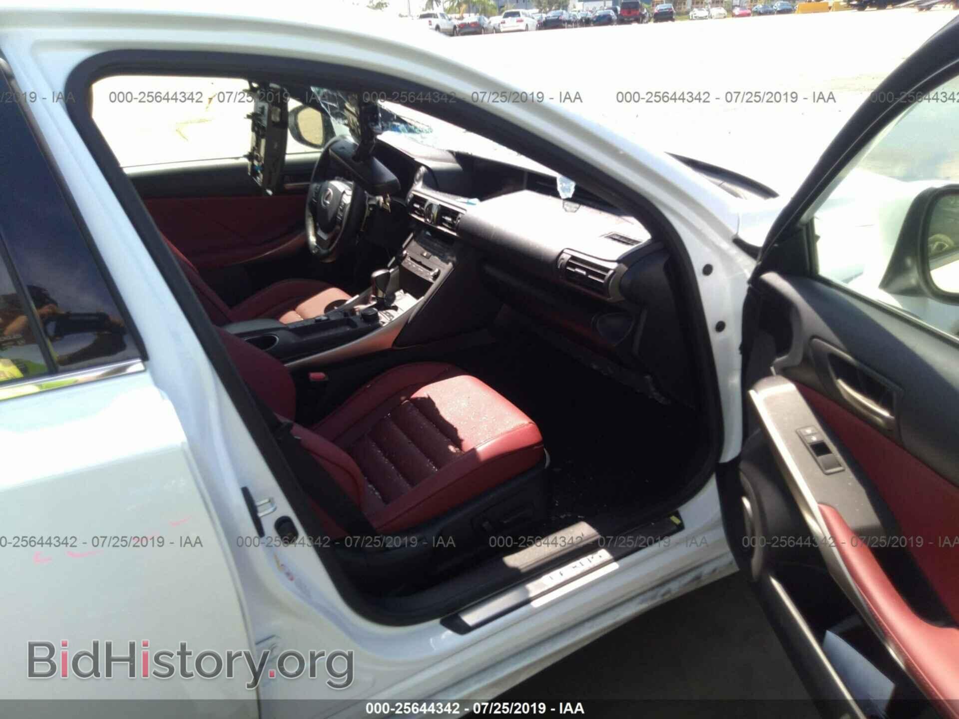2019 LEXUS IS - VIN: JTHBA1D29K5088946 - Фото 5