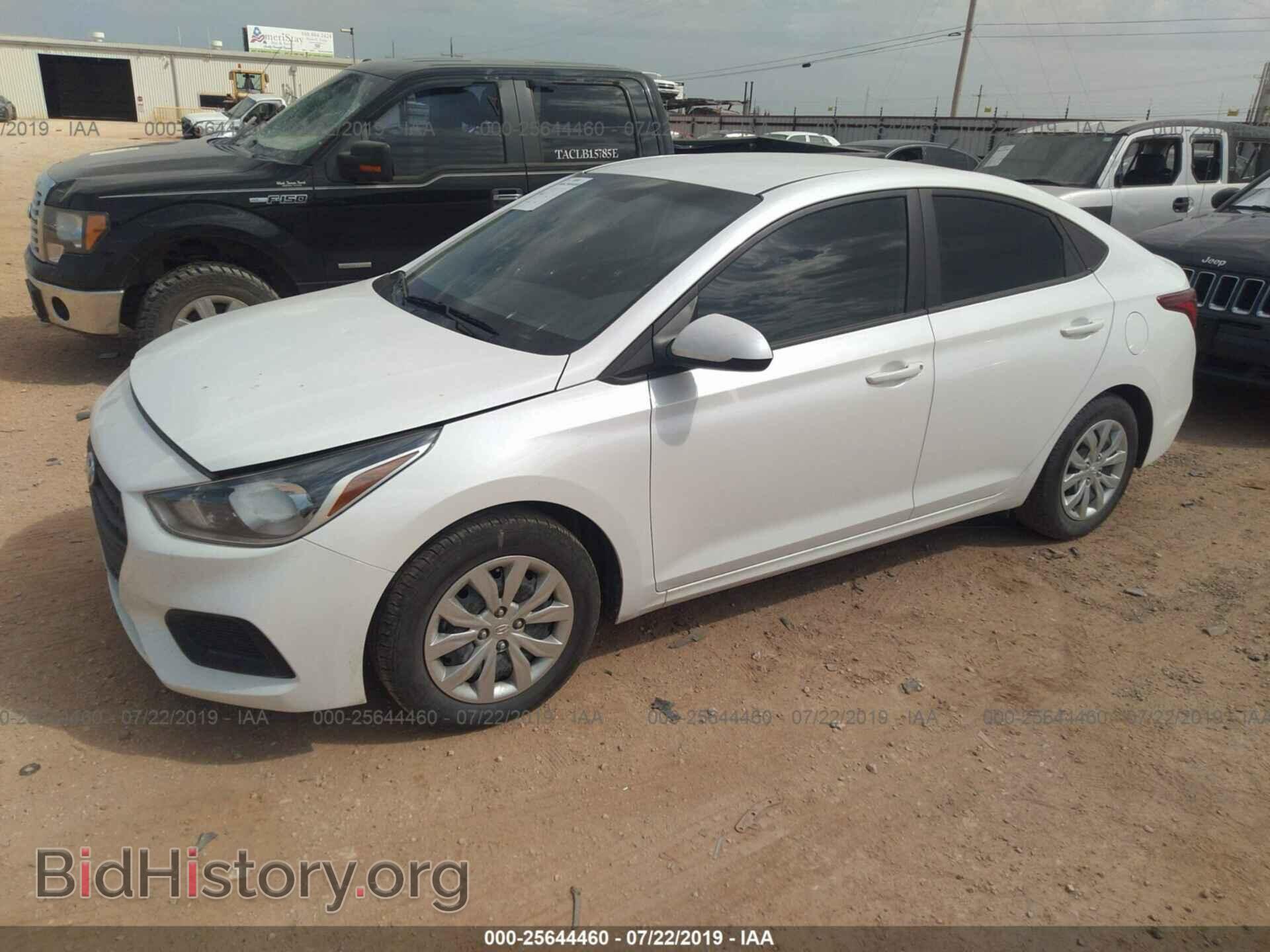 2018 HYUNDAI ACCENT - VIN: 3KPC24A30JE024640 - Фото 2