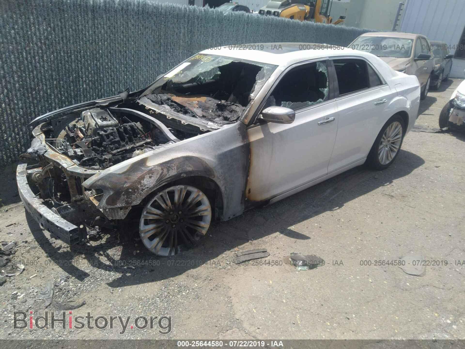 2011 CHRYSLER 300C - VIN: 2C3CA6CT0BH549669 - Фото 2