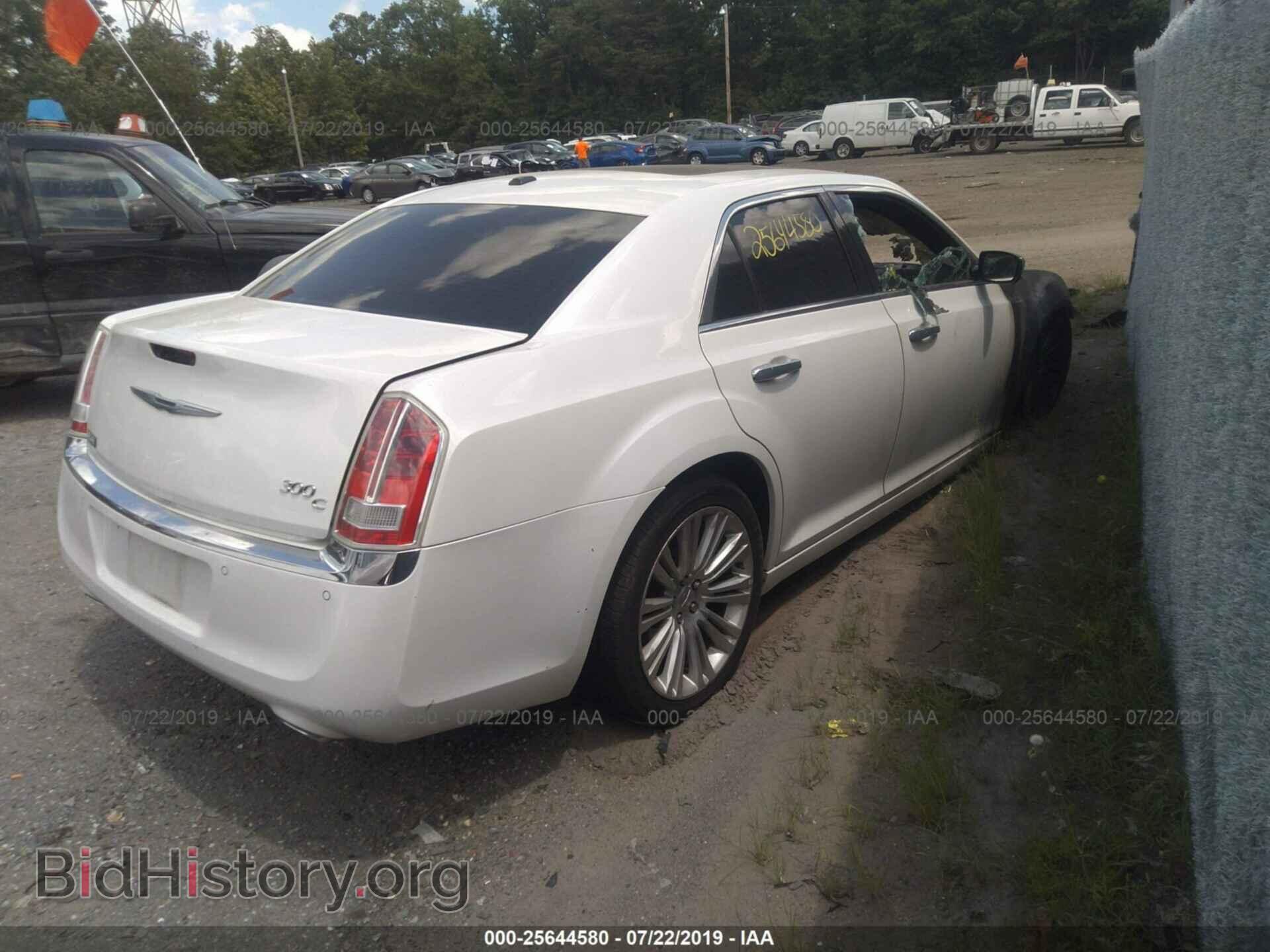 2011 CHRYSLER 300C - VIN: 2C3CA6CT0BH549669 - Фото 4