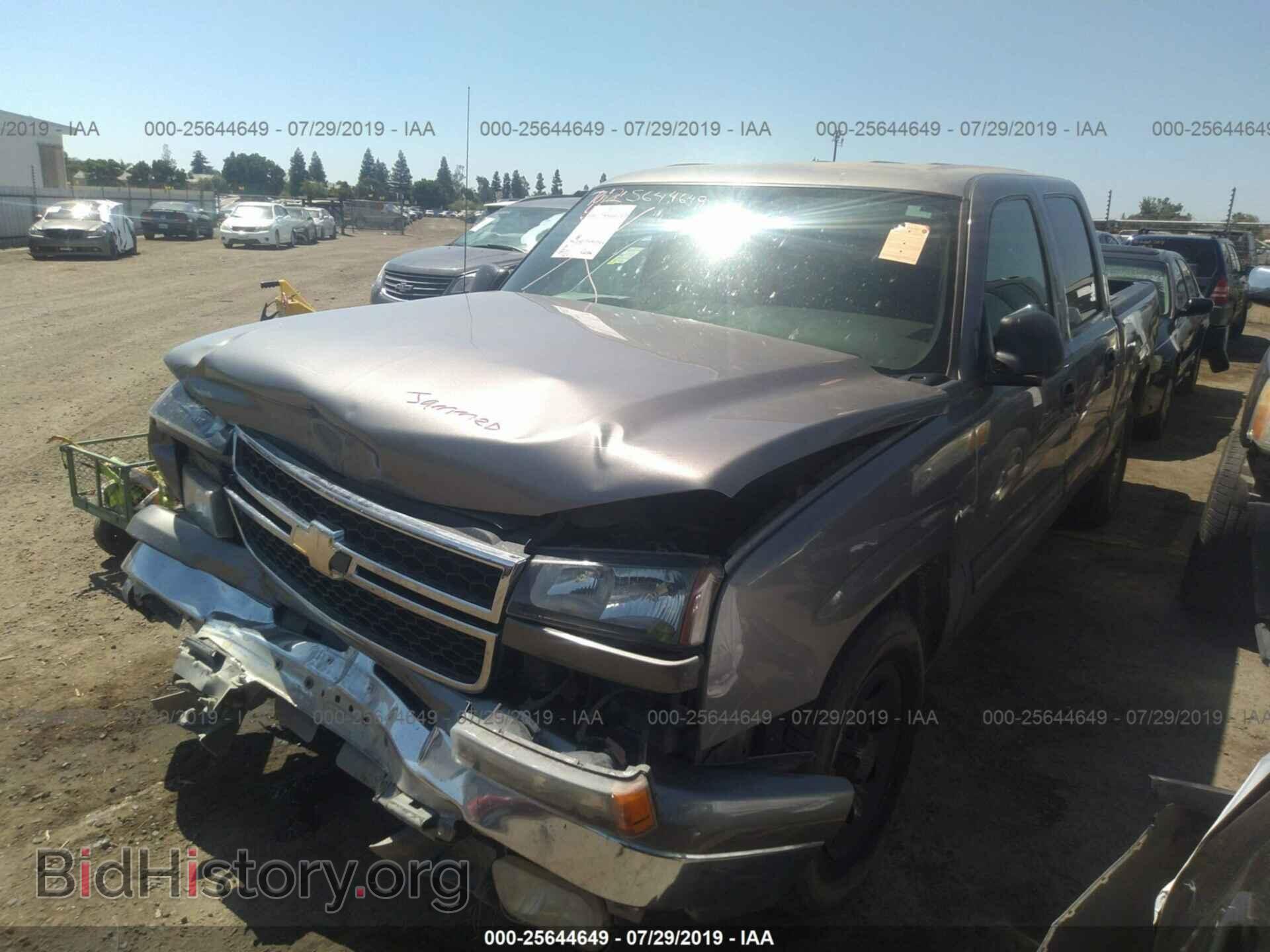 2006 CHEVROLET SILVERADO - VIN: 2GCEC13V961228232 - Фото 2