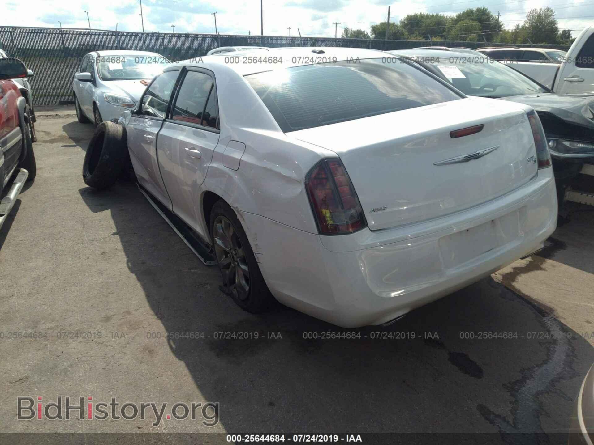 2014 CHRYSLER 300 - VIN: 2C3CCAGG8EH273563 - Фото 3