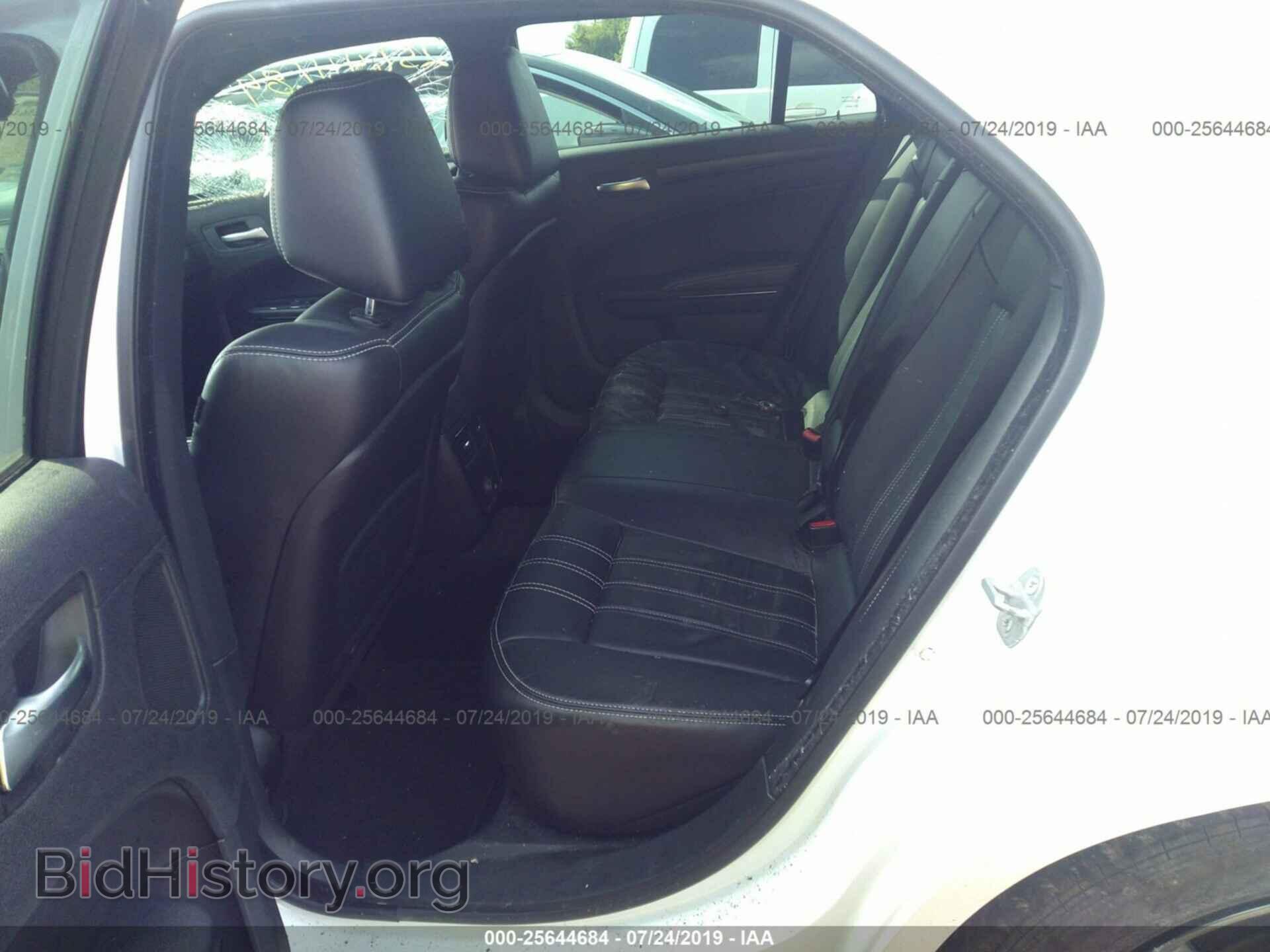2014 CHRYSLER 300 - VIN: 2C3CCAGG8EH273563 - Фото 8