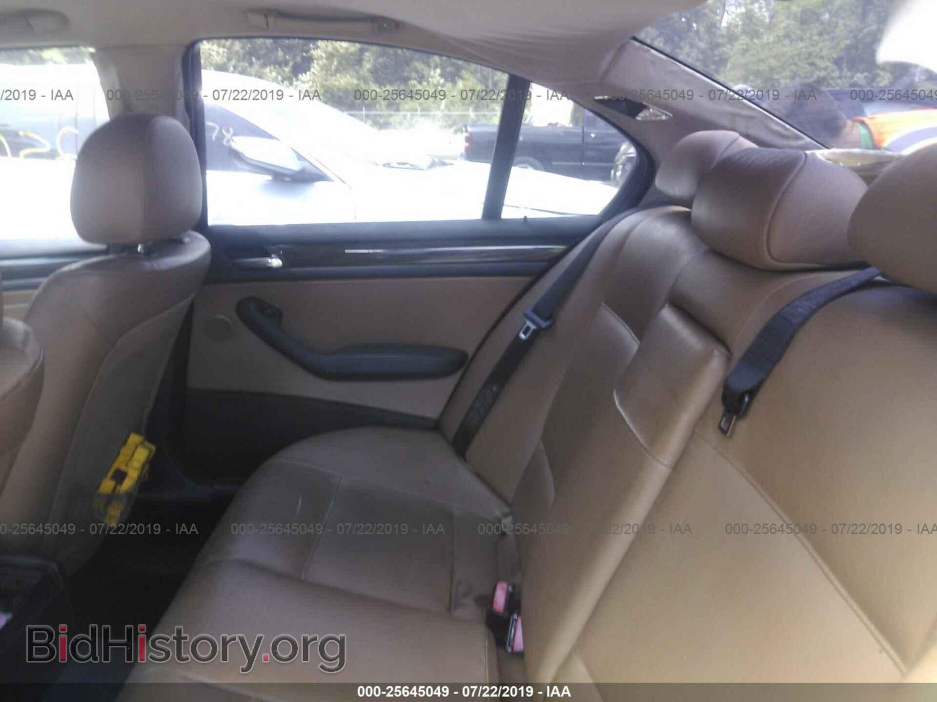 2003 BMW 330 - VIN: WBAEV53473KM26597 - Фото 8
