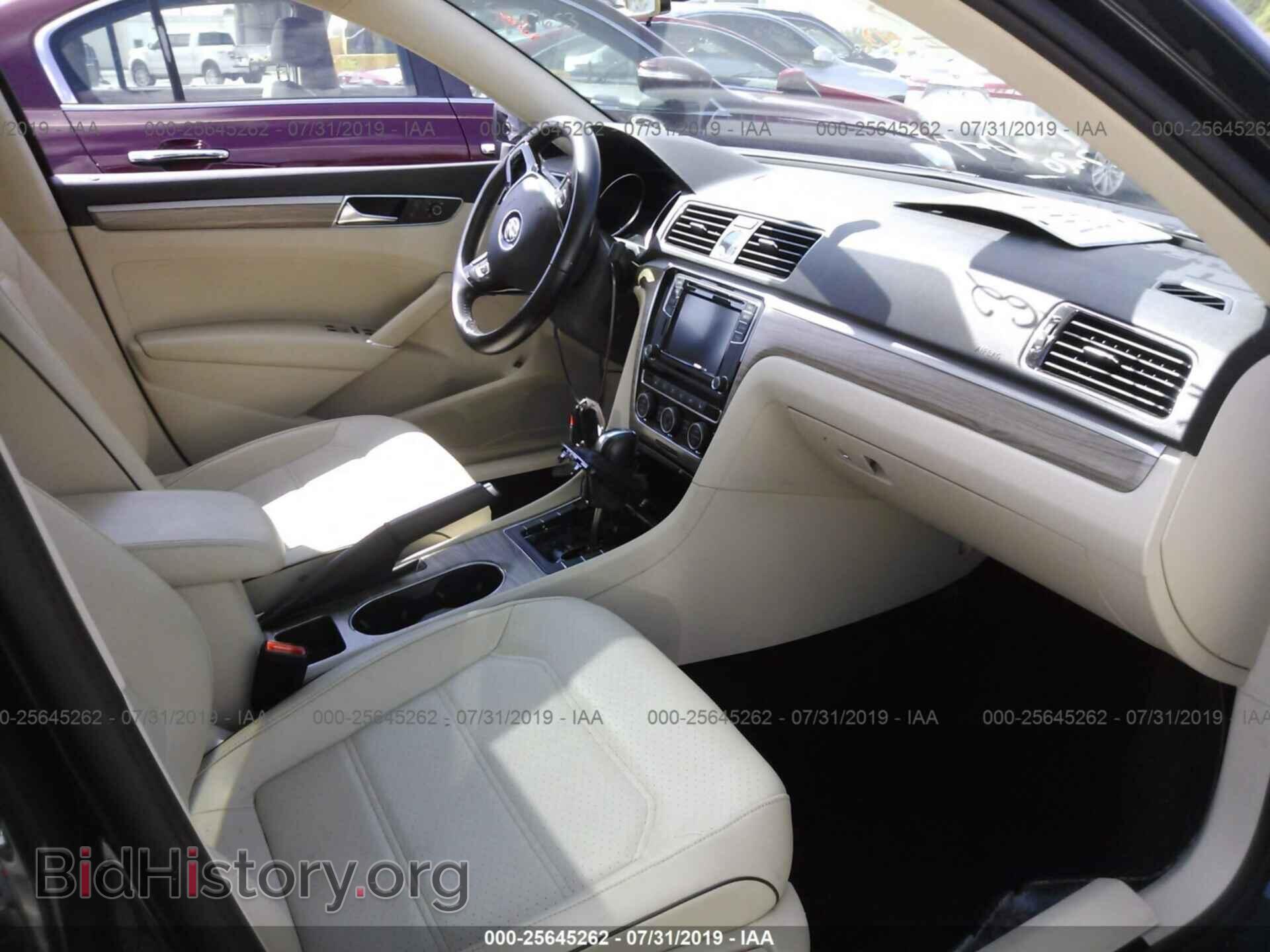 2017 VOLKSWAGEN PASSAT - VIN: 1VWBT7A32HC039200 - Фото 5