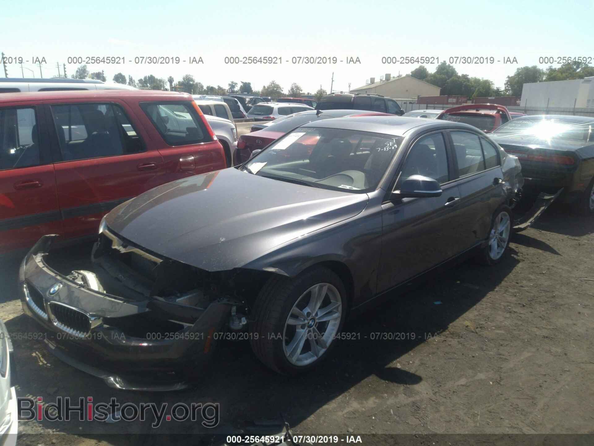 2018 BMW 320 - VIN: WBA8A9C51JK623321 - Photo 2
