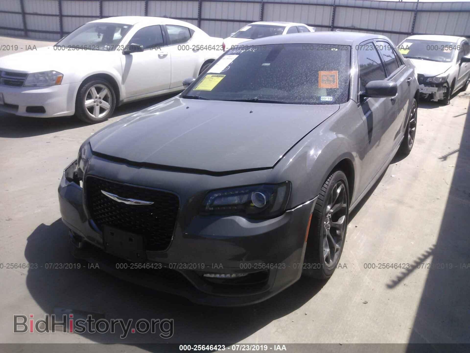 2017 CHRYSLER 300 - VIN: 2C3CCABT3HH557918 - Фото 2