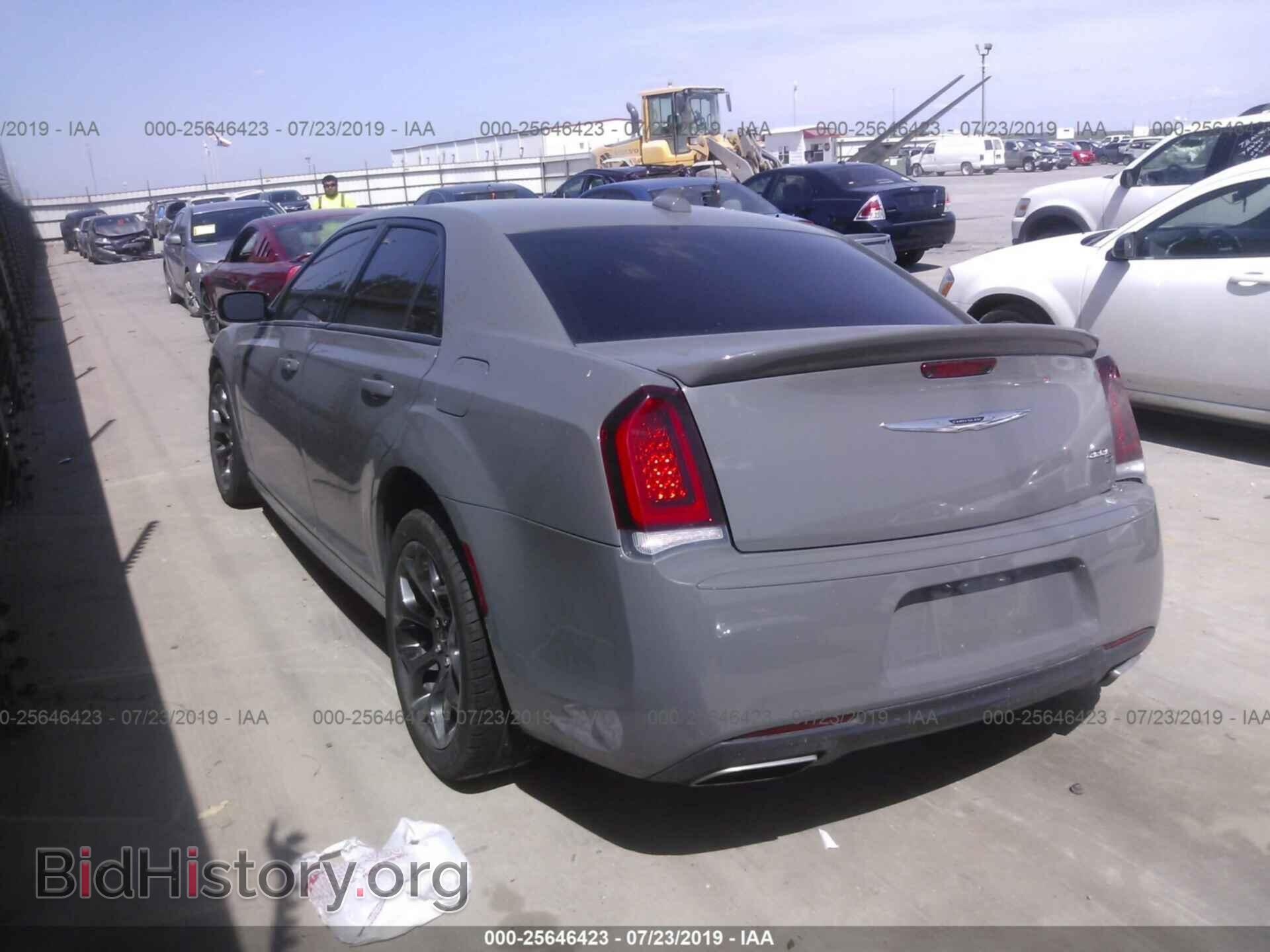 2017 CHRYSLER 300 - VIN: 2C3CCABT3HH557918 - Фото 3