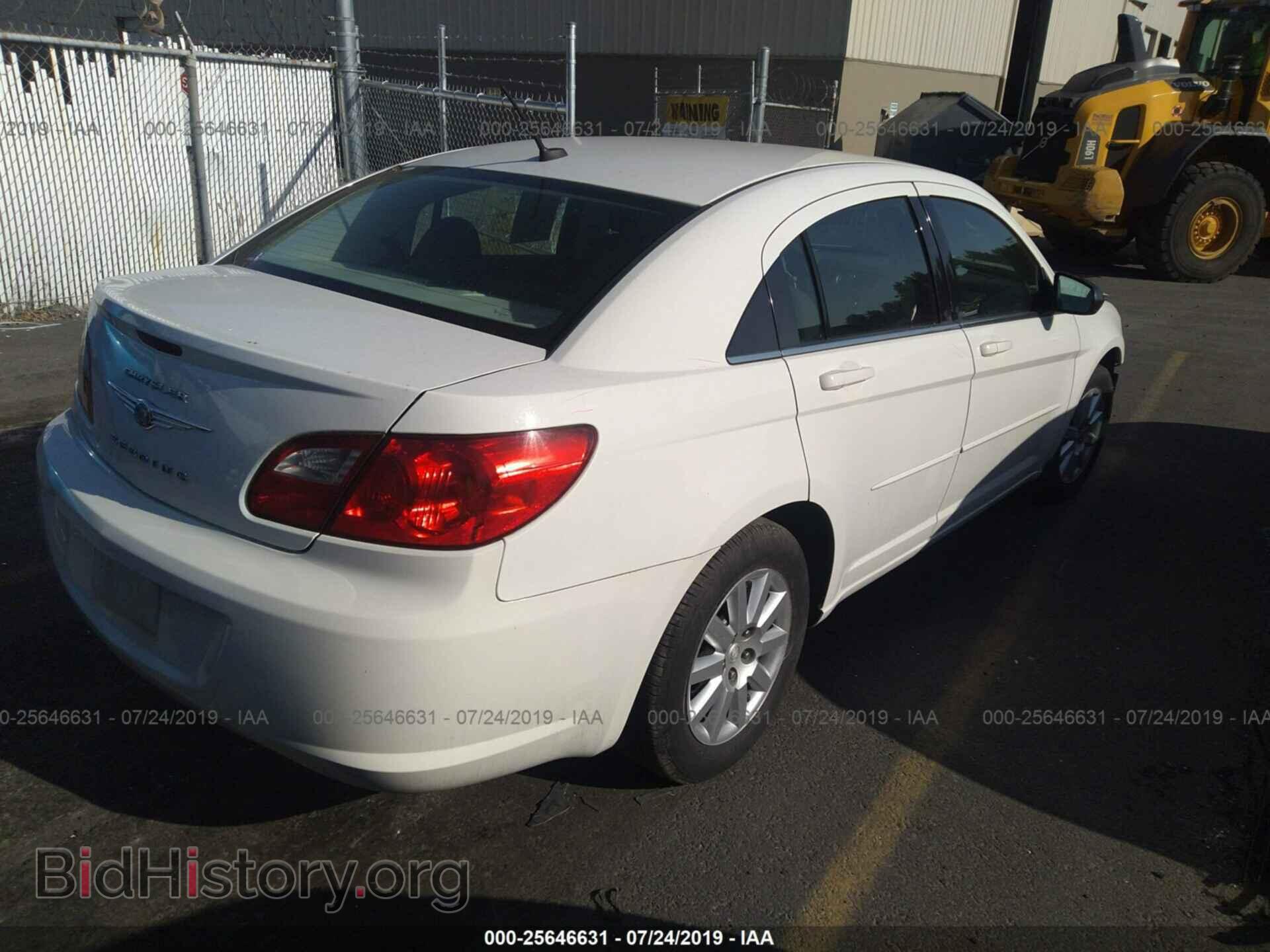 2009 CHRYSLER SEBRING - VIN: 1C3LC46B99N558051 - Фото 4