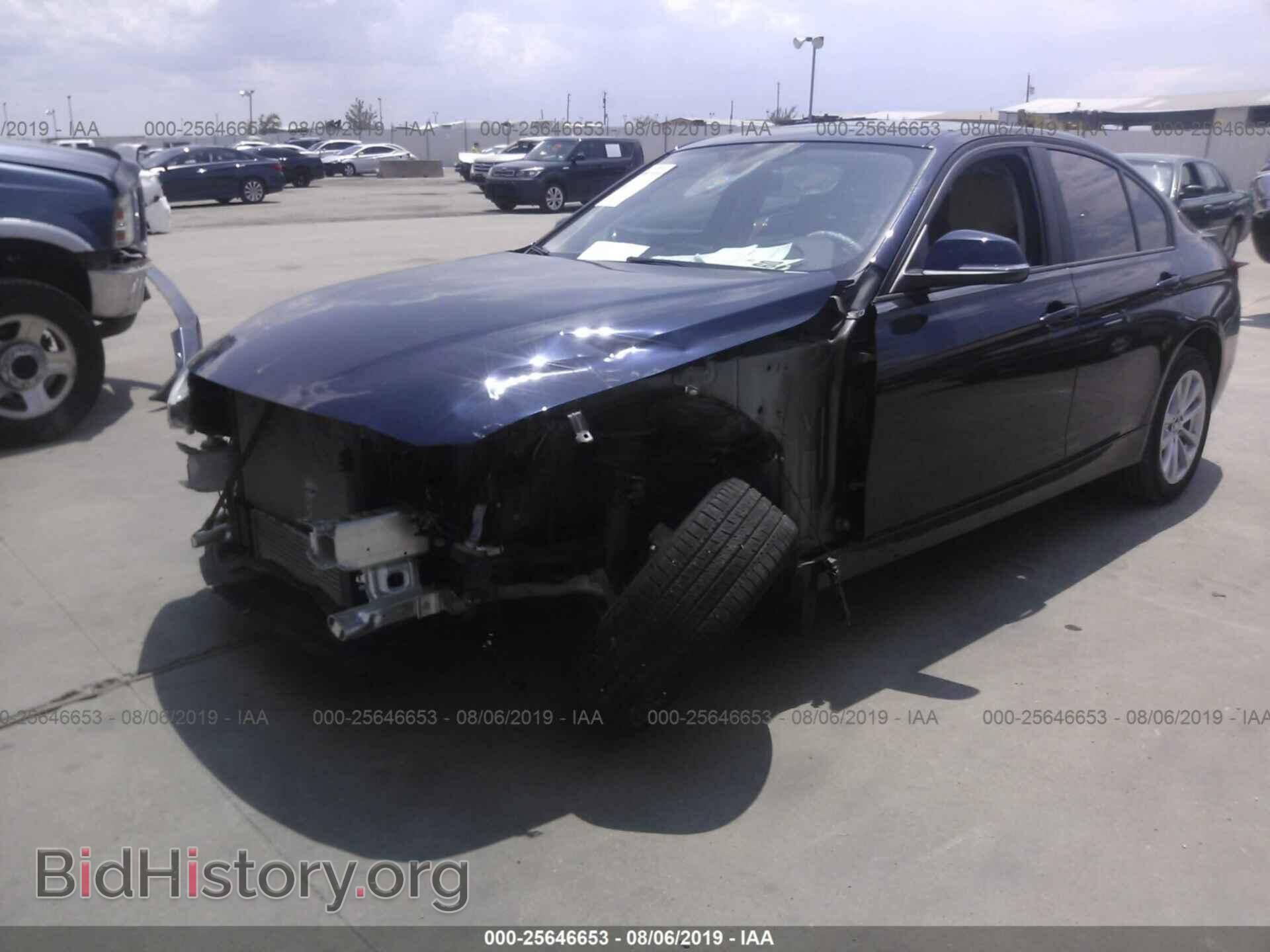 2017 BMW 320 - VIN: WBA8E1G31HNU15690 - Фото 2