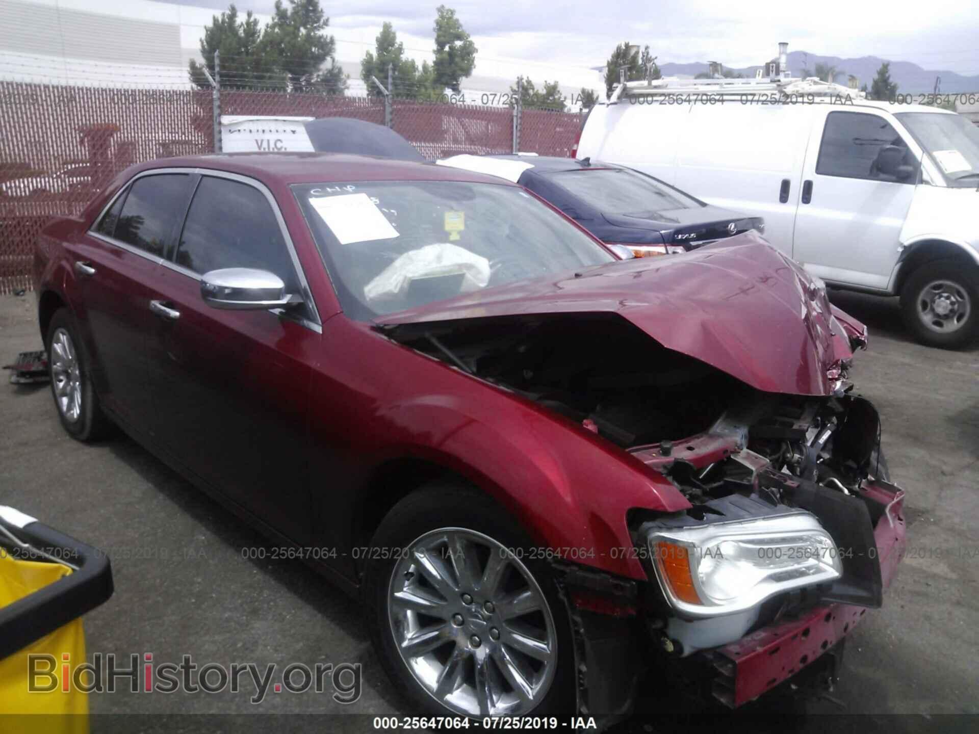 Фотография 2C3CCACG9CH138207 - CHRYSLER 300 2012