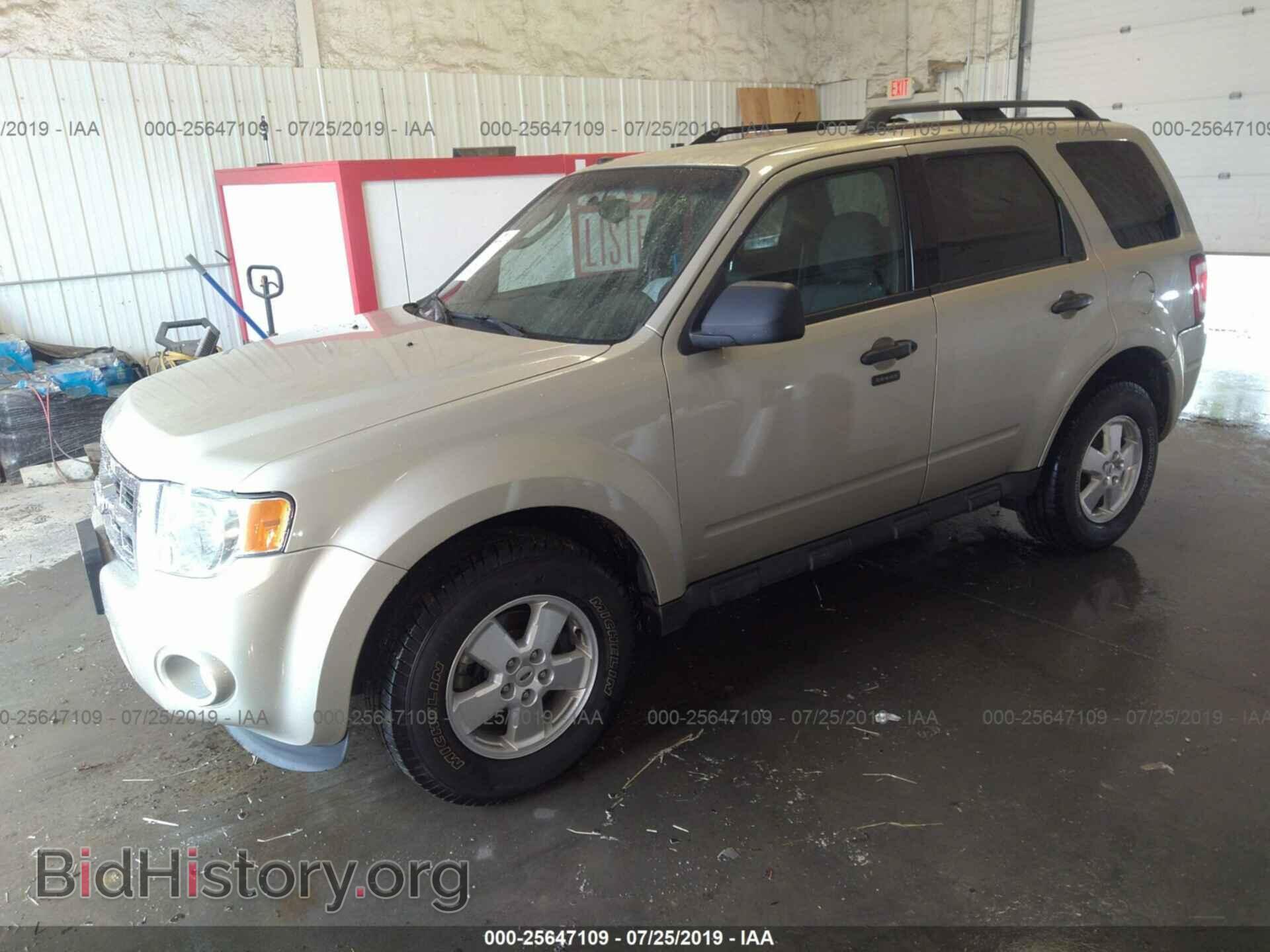 2011 FORD ESCAPE - VIN: 1FMCU9D72BKB84552 - Photo 2