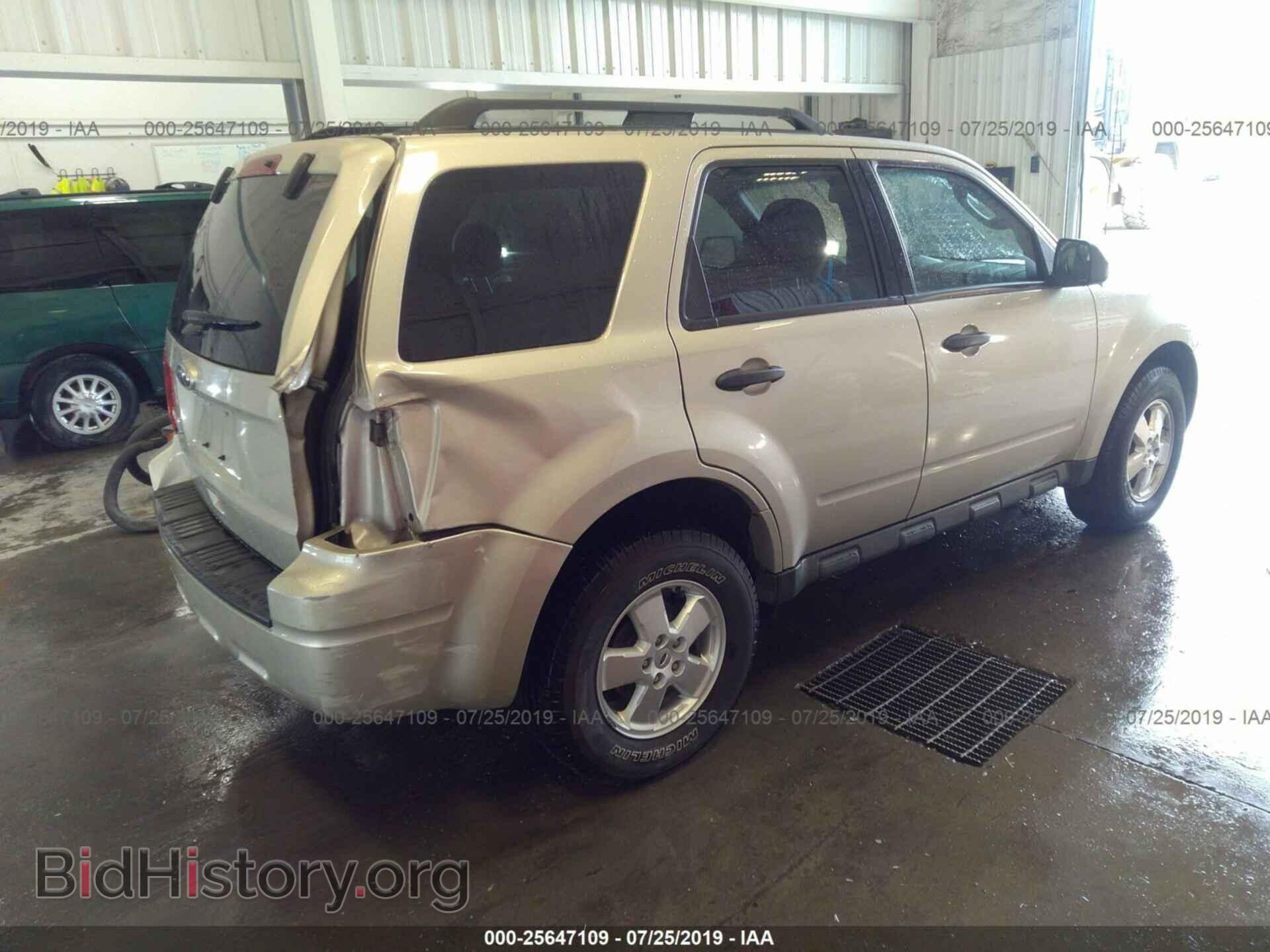 2011 FORD ESCAPE - VIN: 1FMCU9D72BKB84552 - Photo 4