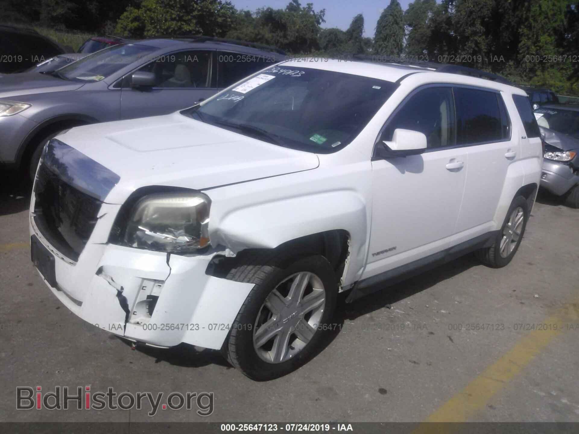 2011 GMC TERRAIN - VIN: 2CTALSEC0B6259774 - Photo 2