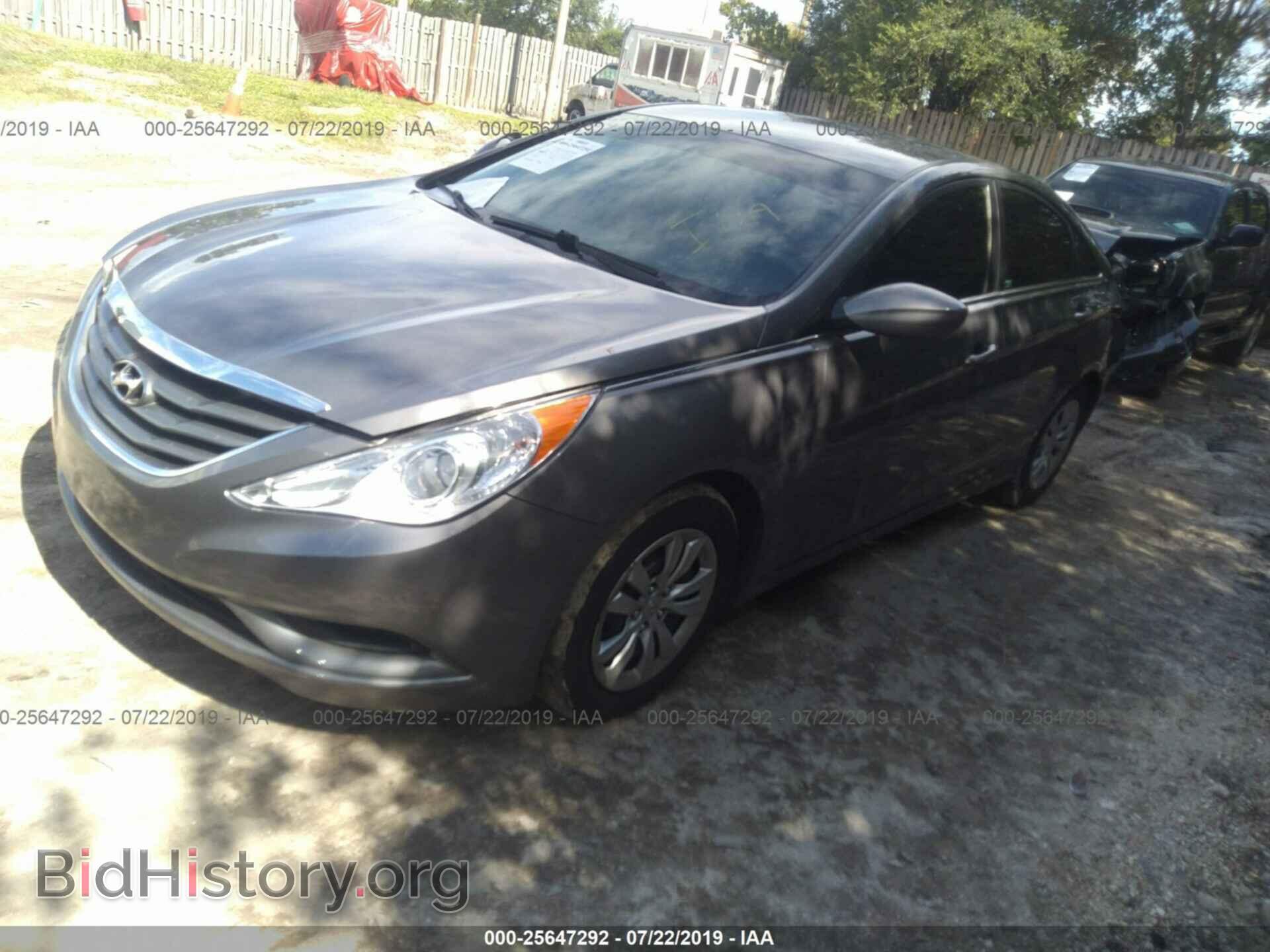 2012 Hyundai Sonata - VIN: 5NPEB4AC3CH490182 - Photo 2