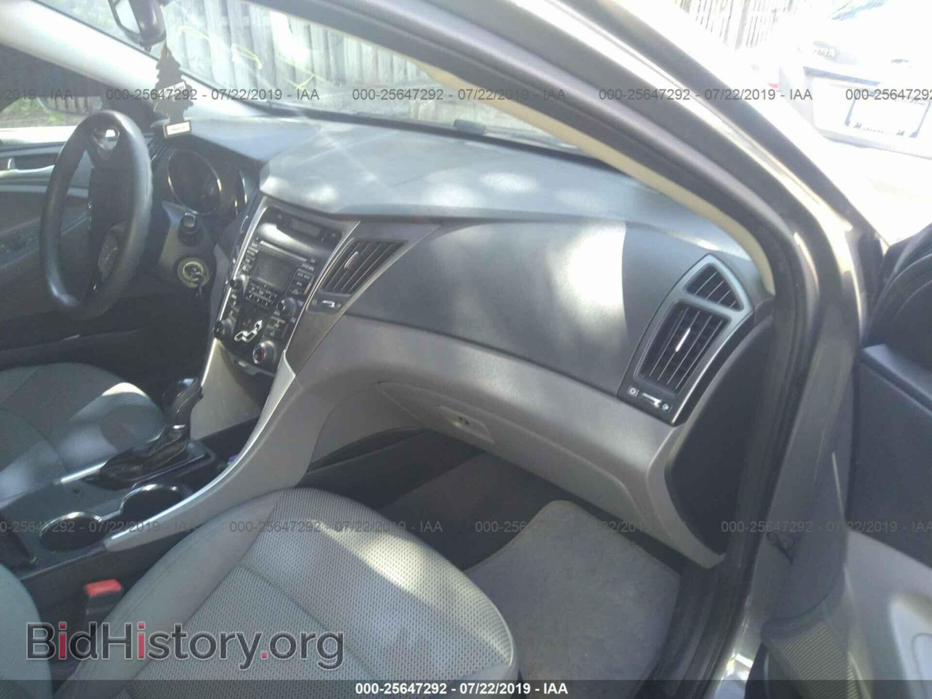 2012 Hyundai Sonata - VIN: 5NPEB4AC3CH490182 - Photo 5