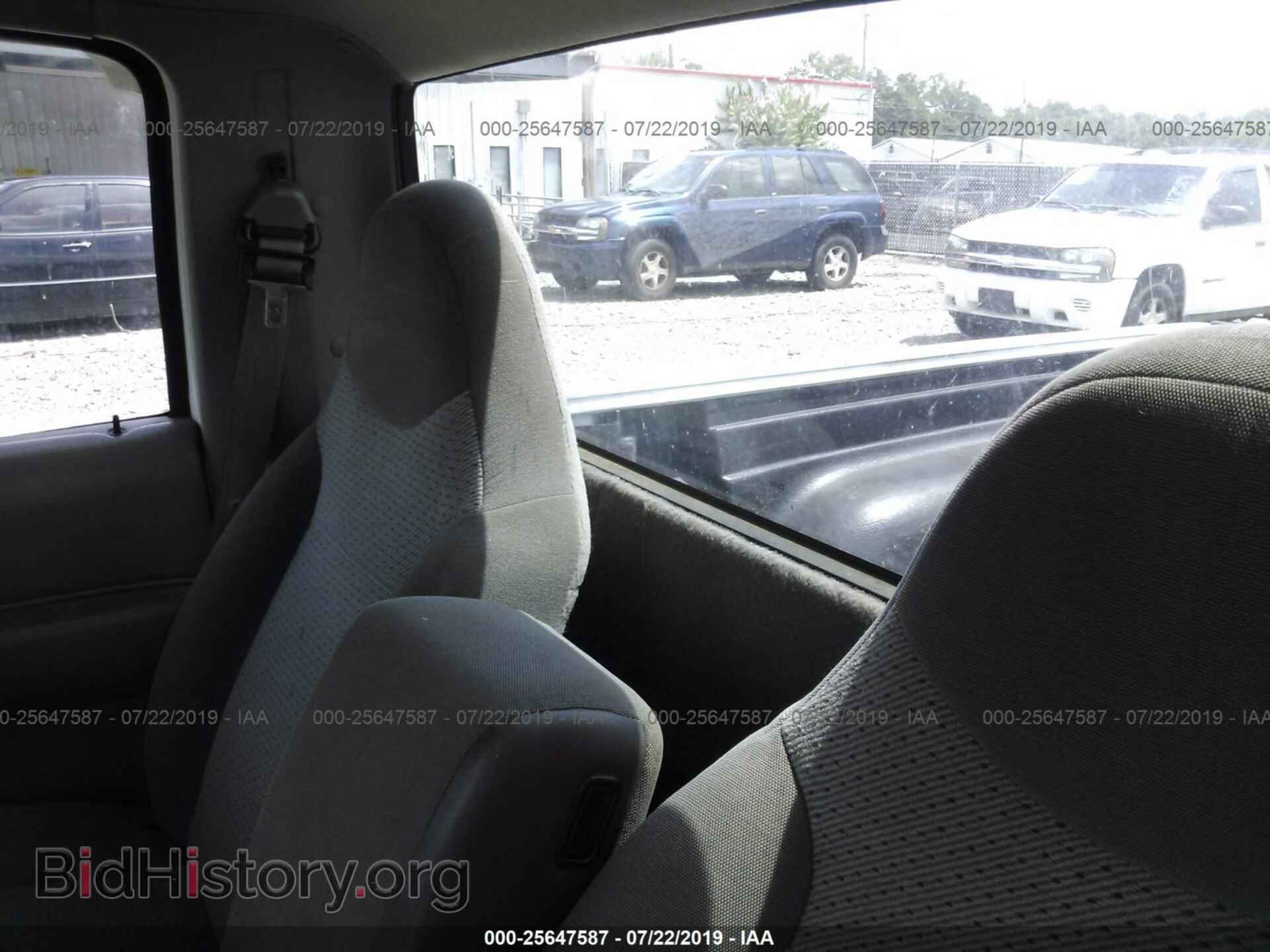2000 MAZDA B2500 - VIN: 4F4YR12C2YTM27641 - Photo 8