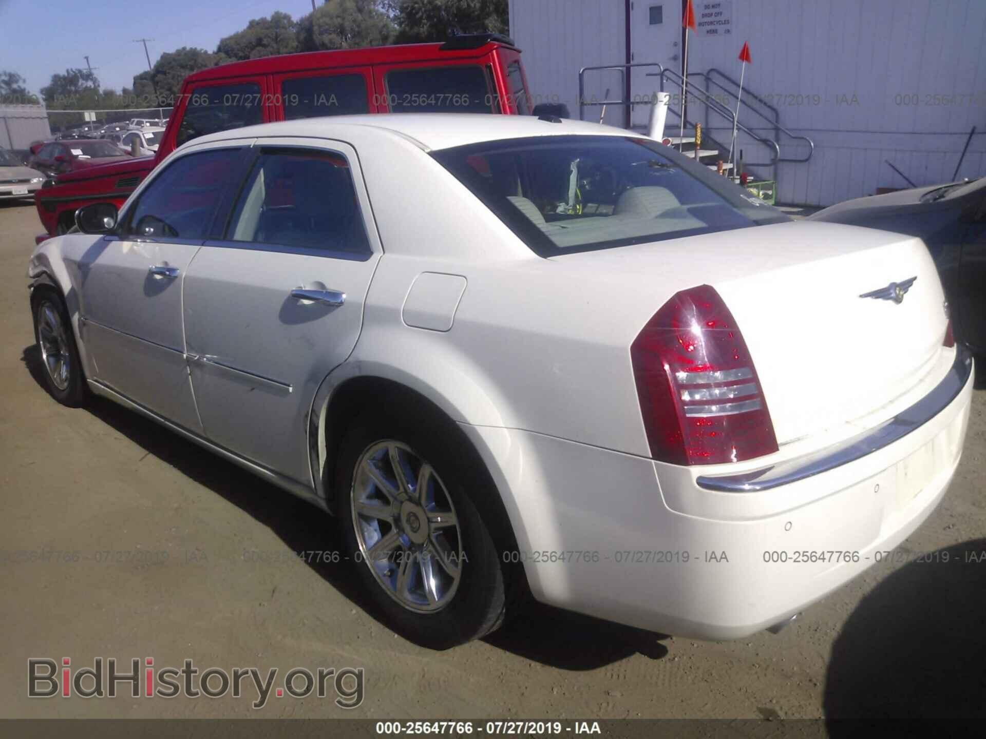 2006 CHRYSLER 300C - VIN: 2C3LA63H16H376861 - Фото 3
