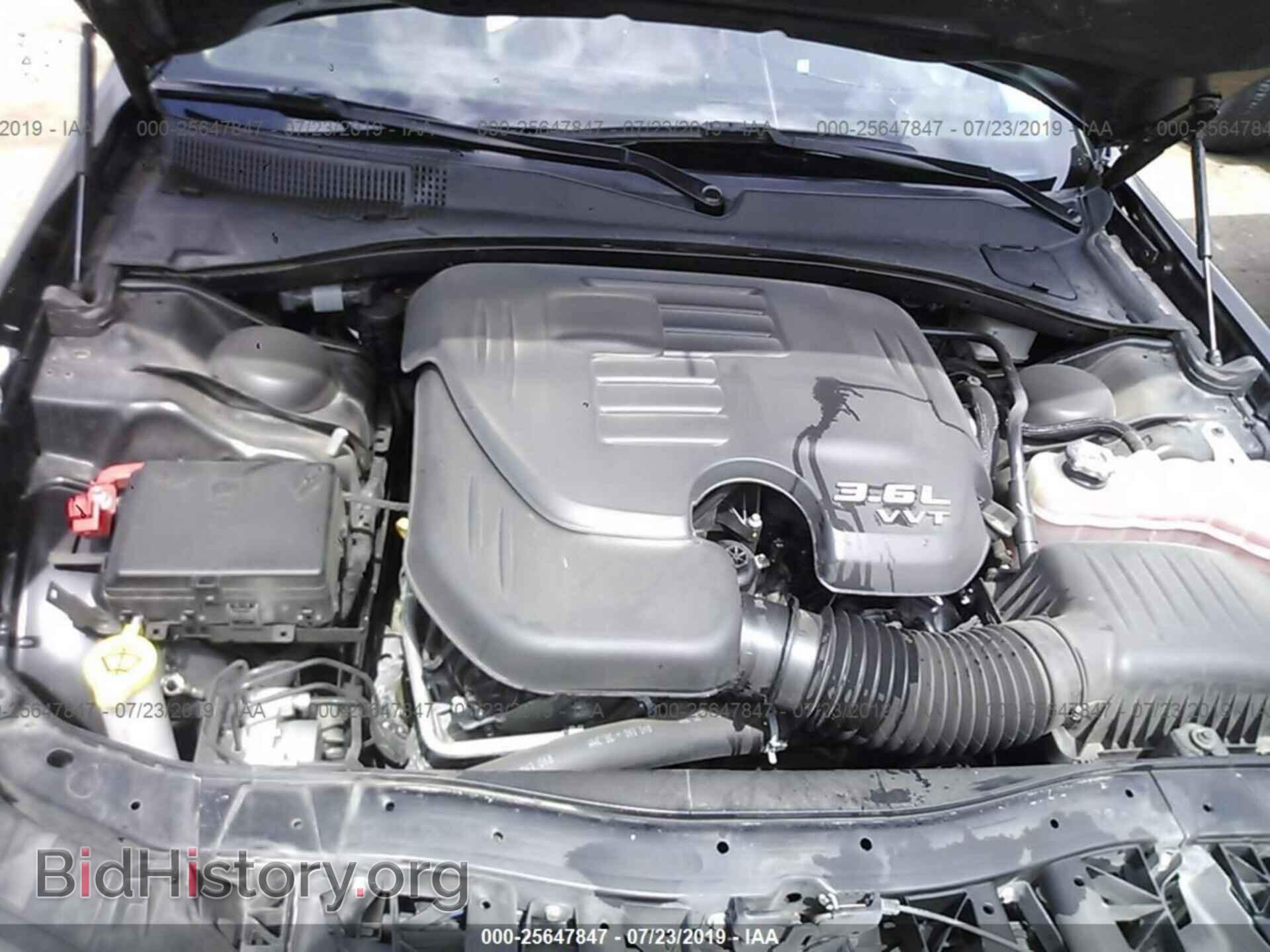 2018 CHRYSLER 300 - VIN: 2C3CCAAG1JH319950 - Фото 10
