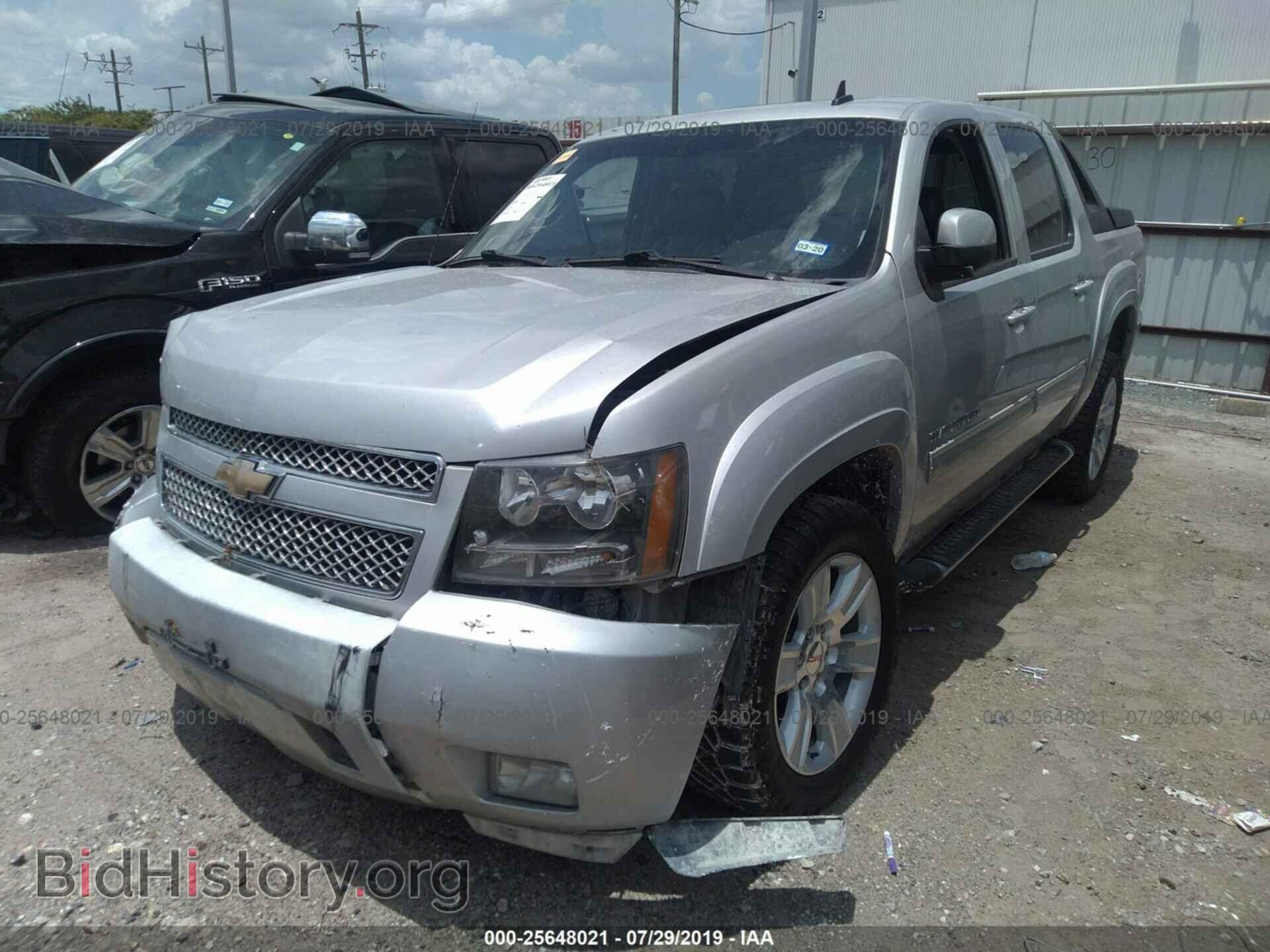 2010 CHEVROLET AVALANCHE - VIN: 3GNVKFE08AG267905 - Фото 2