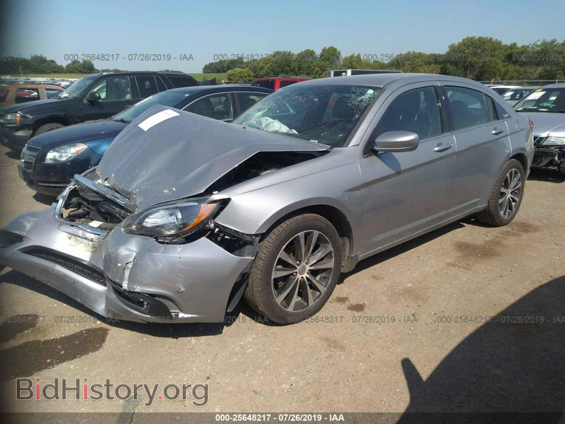 2013 CHRYSLER 200 - VIN: 1C3CCBCG1DN510346 - Фото 2