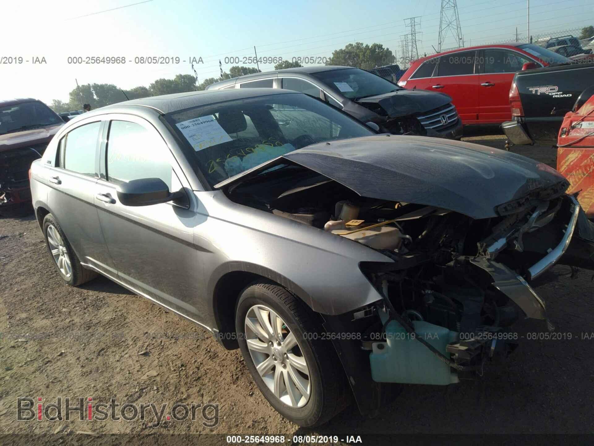 Photo 1C3BC1FB1BN623829 - CHRYSLER 200 2011