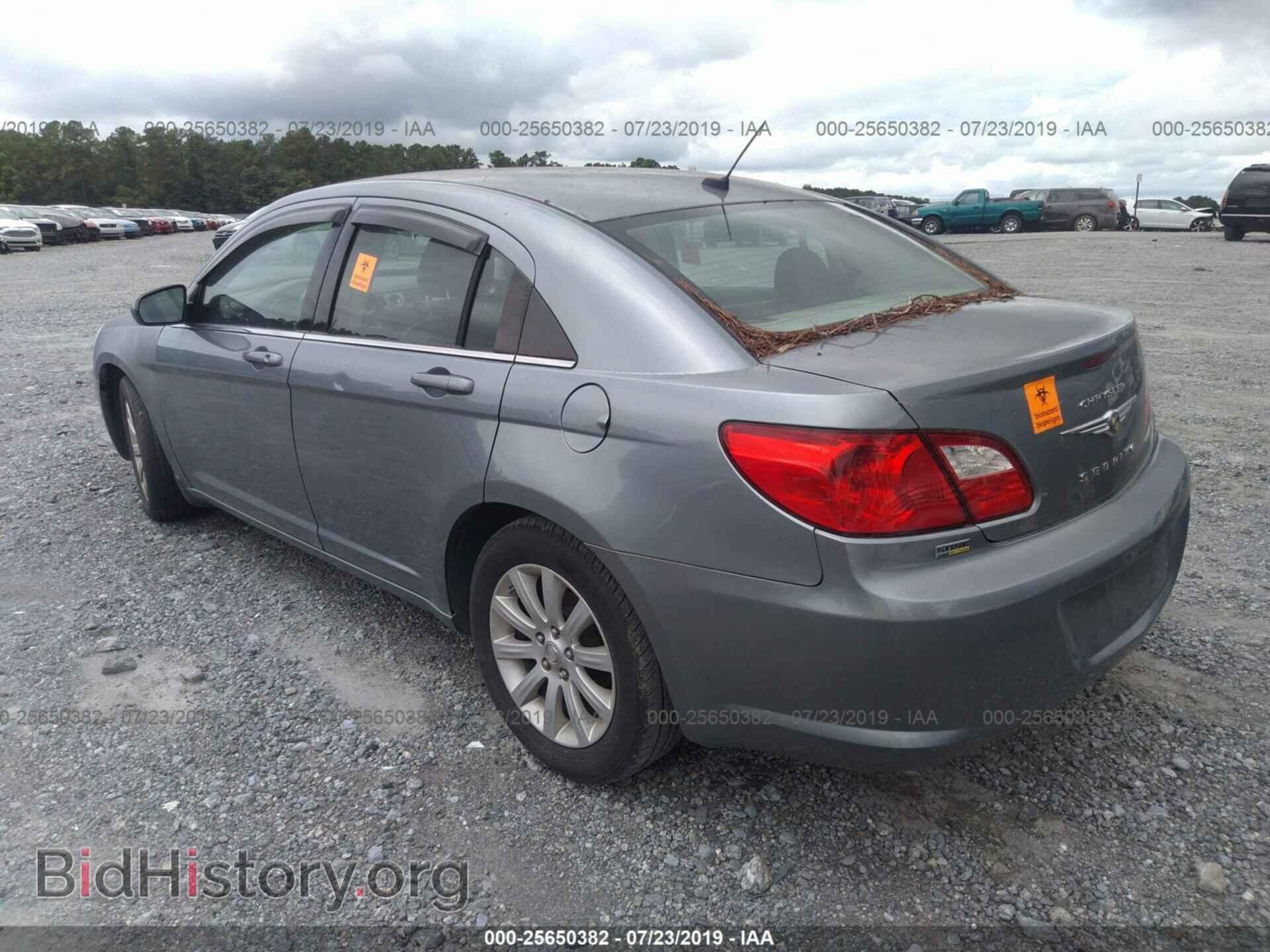 2010 CHRYSLER SEBRING - VIN: 1C3CC5FD5AN179897 - Фото 3