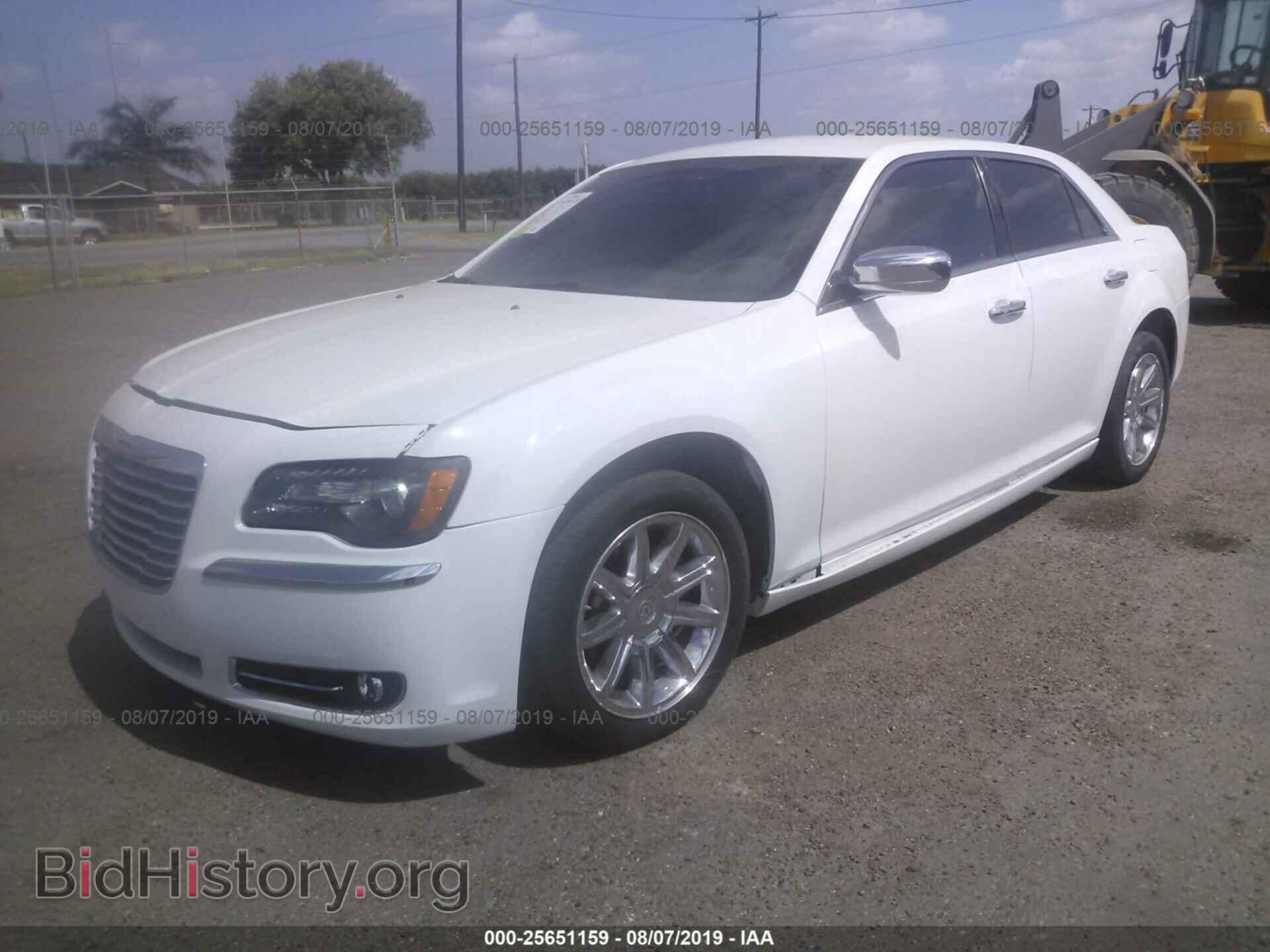 2012 CHRYSLER 300 - VIN: 2C3CCACG5CH249711 - Photo 2