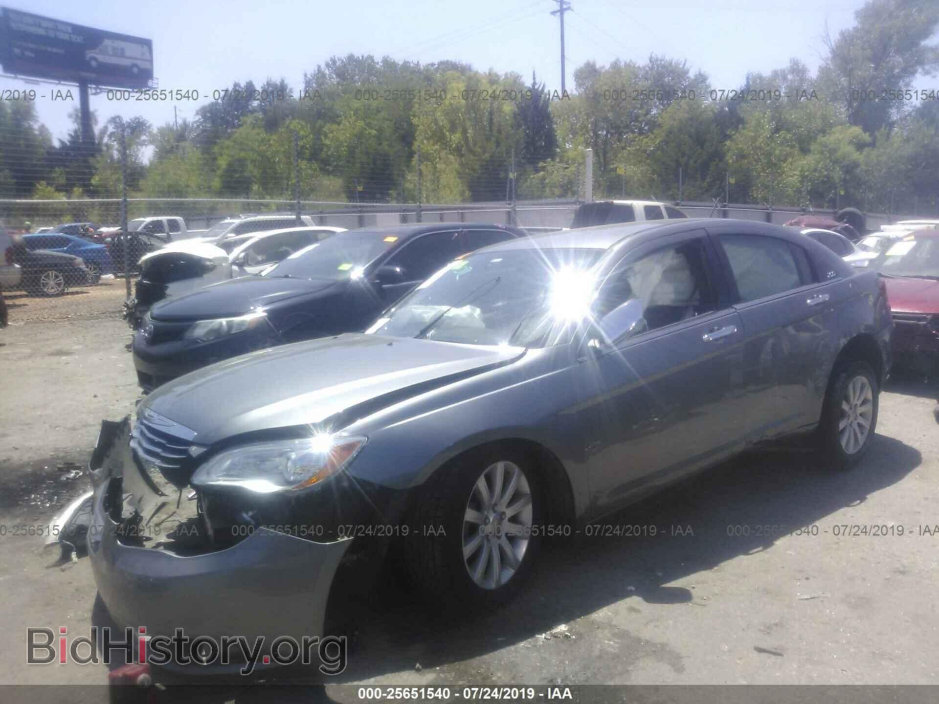 2013 CHRYSLER 200 - VIN: 1C3CCBCG5DN524198 - Фото 2