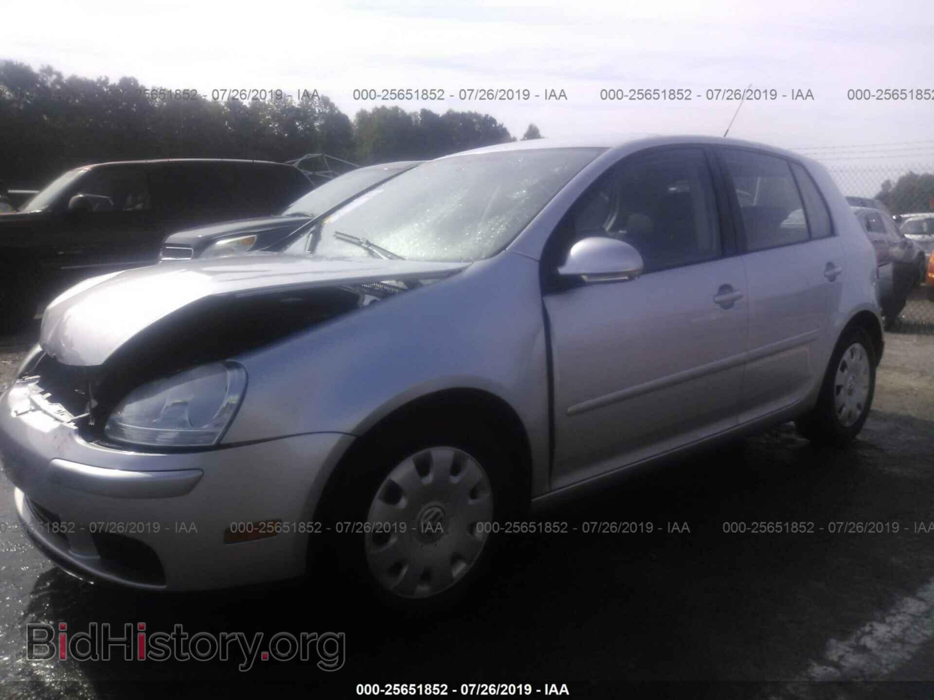 2009 VOLKSWAGEN RABBIT - VIN: WVWDA71K49W083529 - Фото 2