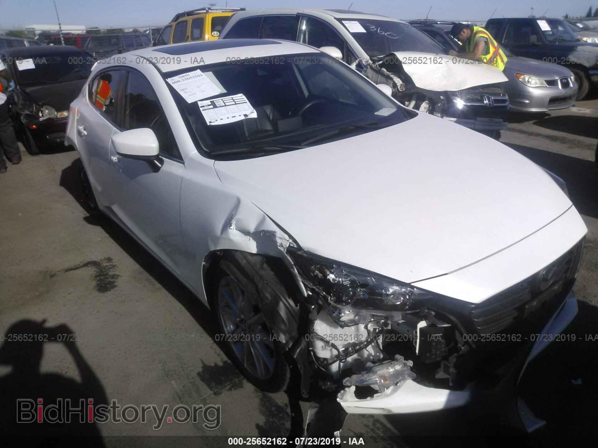 Фотография 3MZBN1L34HM130827 - MAZDA 3 2017