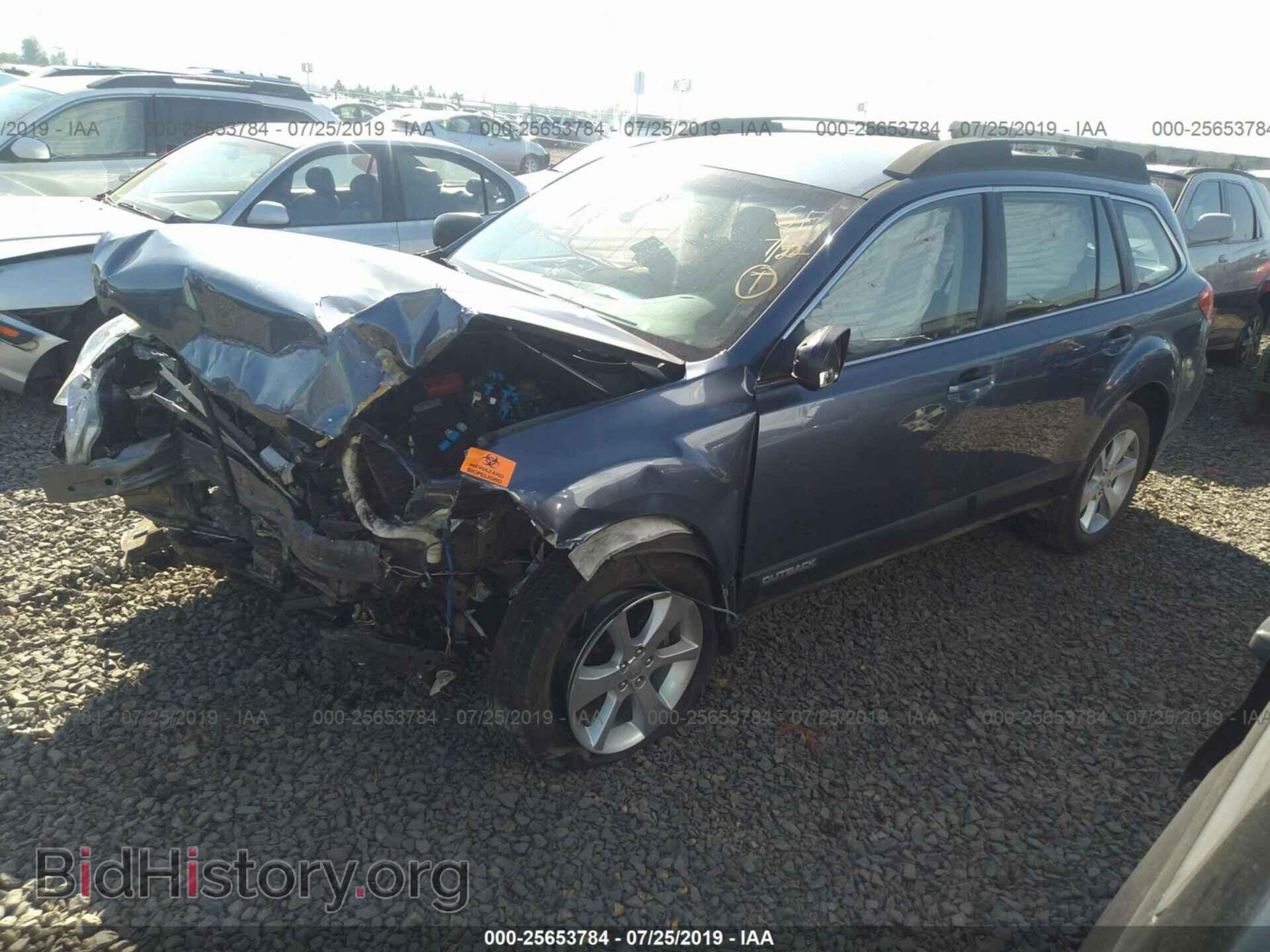2014 Subaru Outback - VIN: 4S4BRBAC8E3271375 - Фото 2