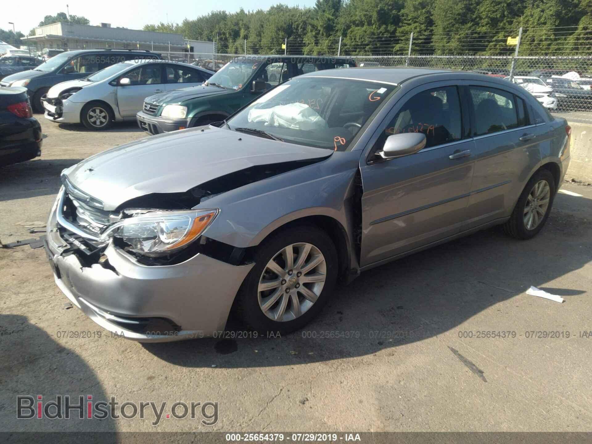 2013 CHRYSLER 200 - VIN: 1C3CCBBB0DN714822 - Photo 2