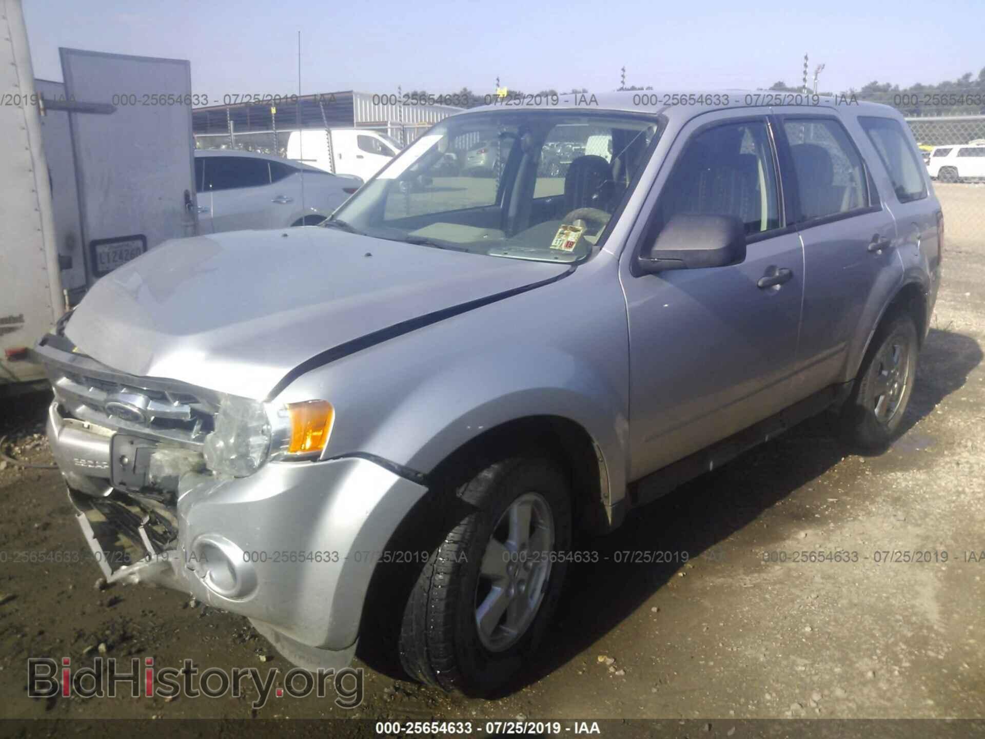 2011 FORD ESCAPE - VIN: 1FMCU0C75BKA26395 - Фото 2