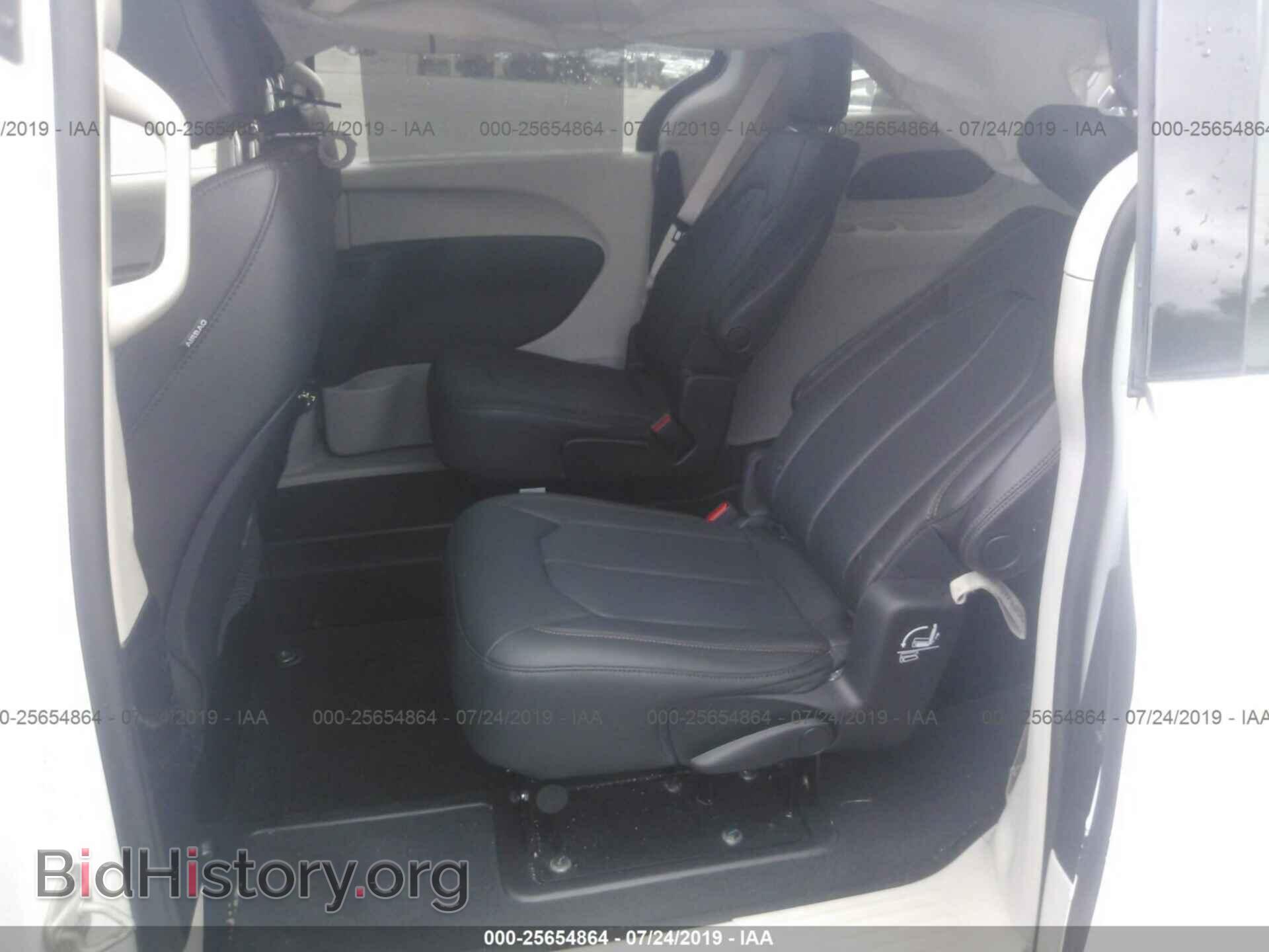 2018 CHRYSLER PACIFICA - VIN: 2C4RC1BG2JR365639 - Фото 8
