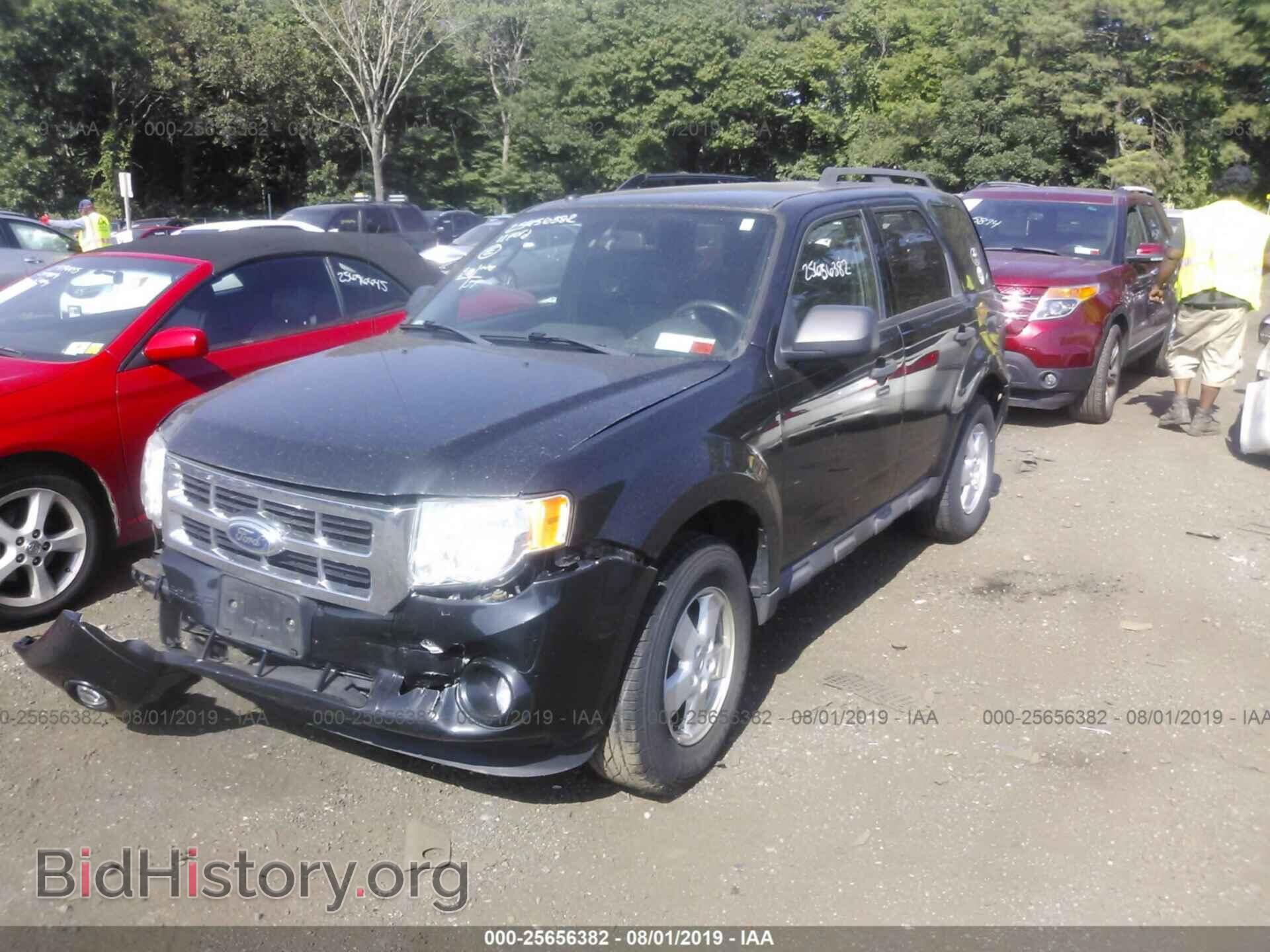 2011 FORD ESCAPE - VIN: 1FMCU0D78BKA24851 - Photo 2