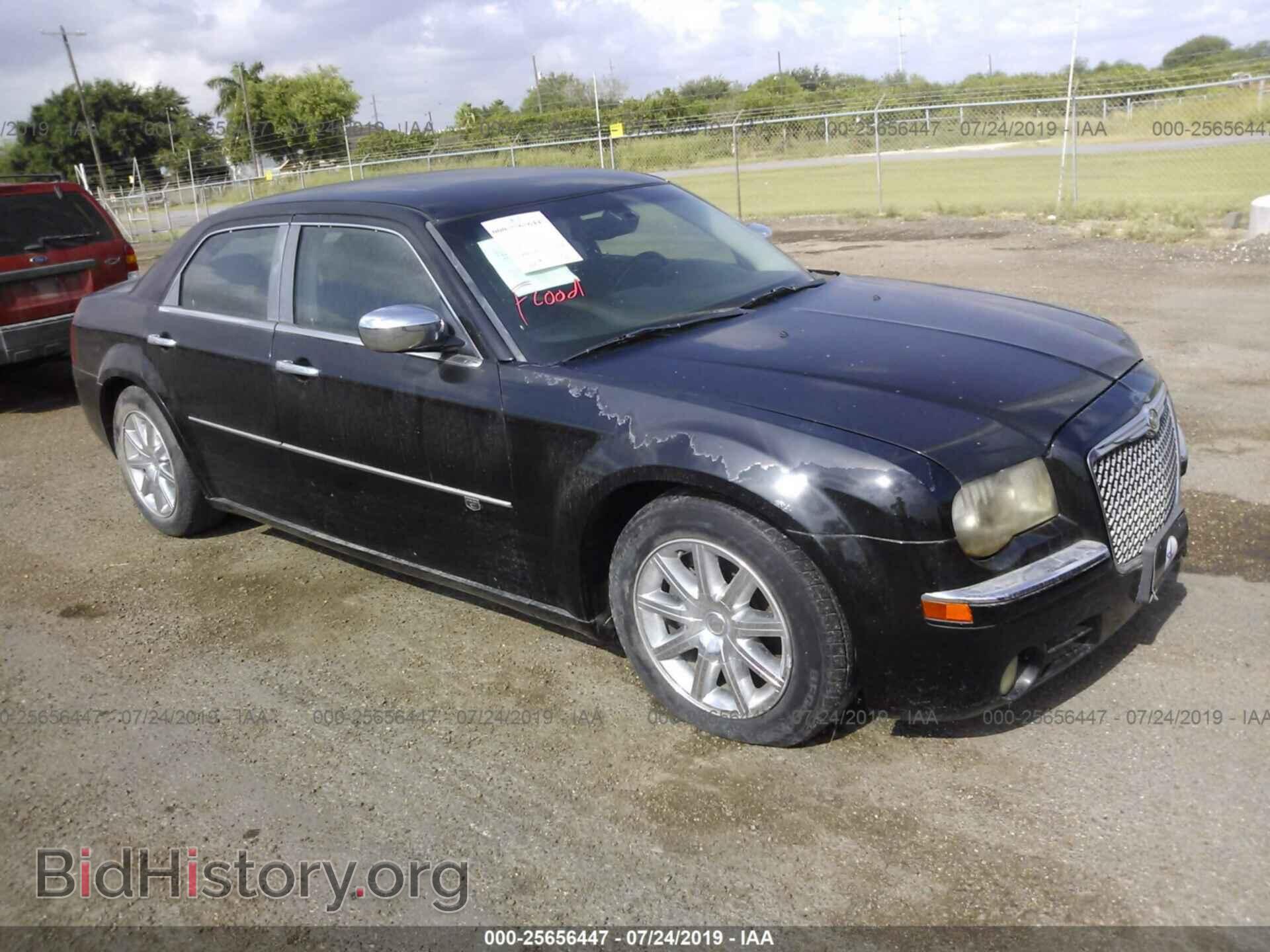 Фотография 2C3CA6CT4AH221895 - CHRYSLER 300C 2010