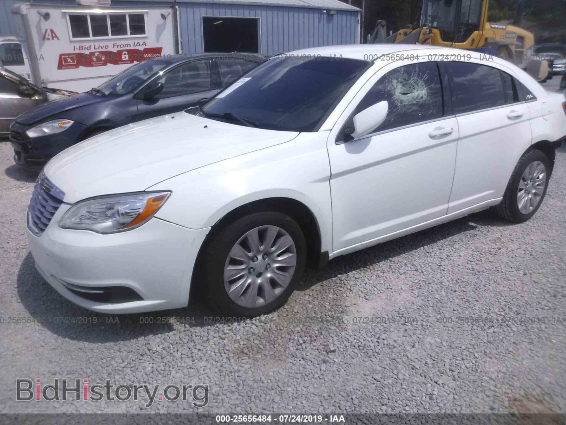 2012 CHRYSLER 200 - VIN: 1C3CCBAB7CN281774 - Фото 2